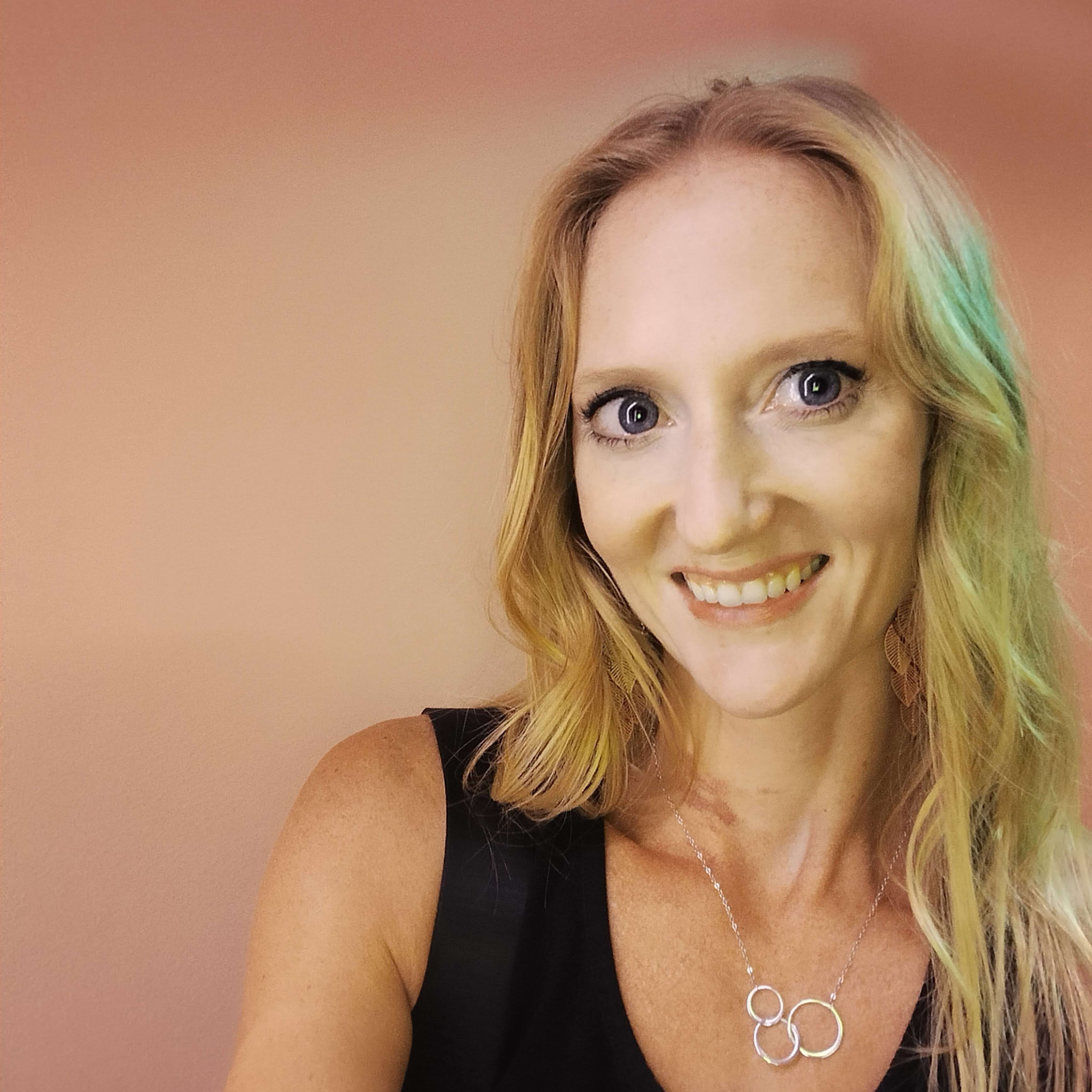 Fora Author - Kaysa Cruse