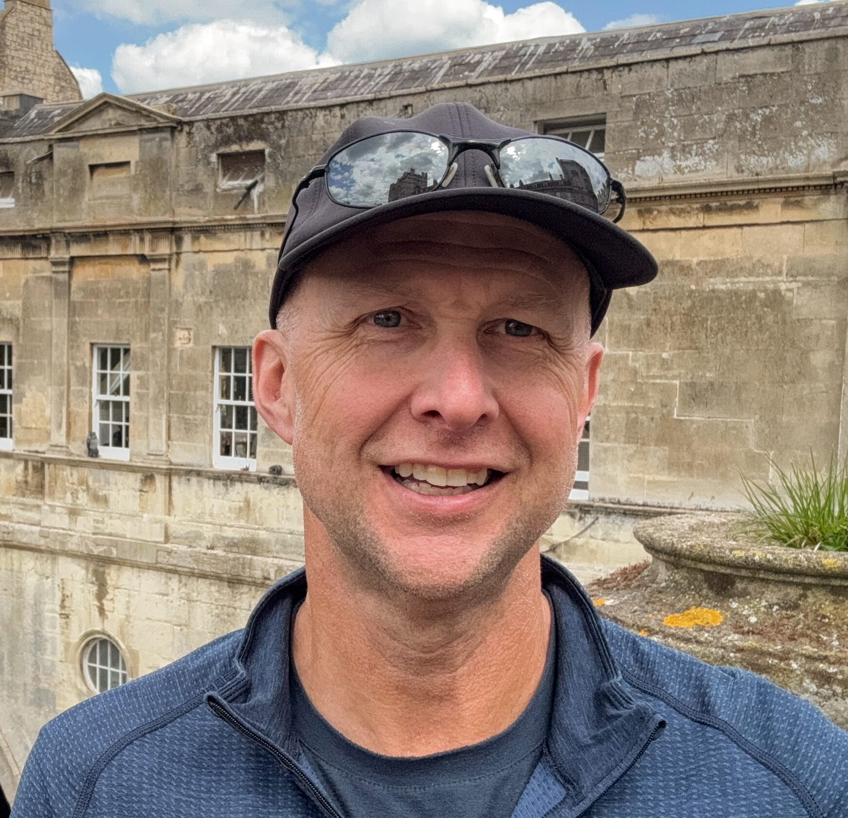 Fora Author - John Hill