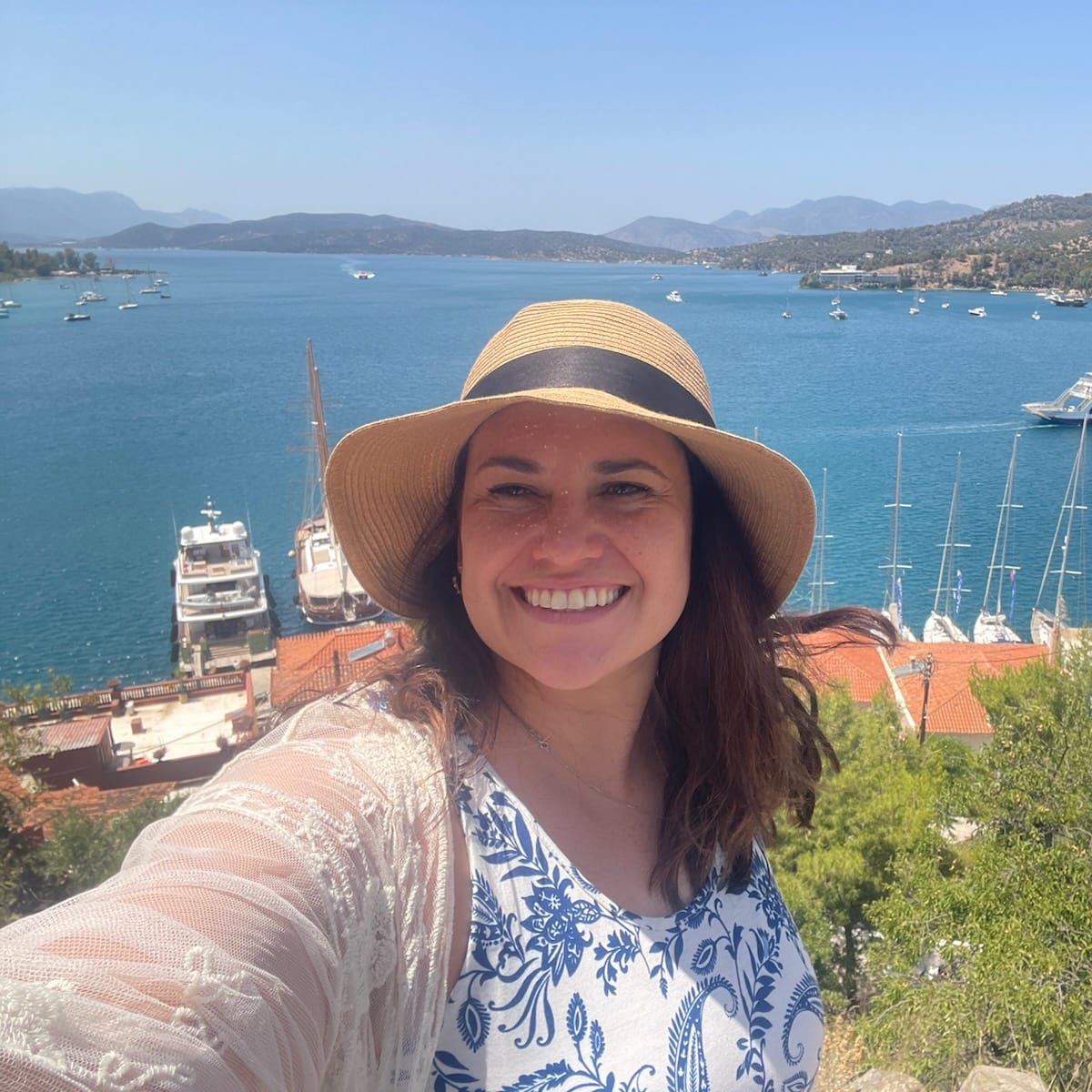 Advisor - Jennifer Mota