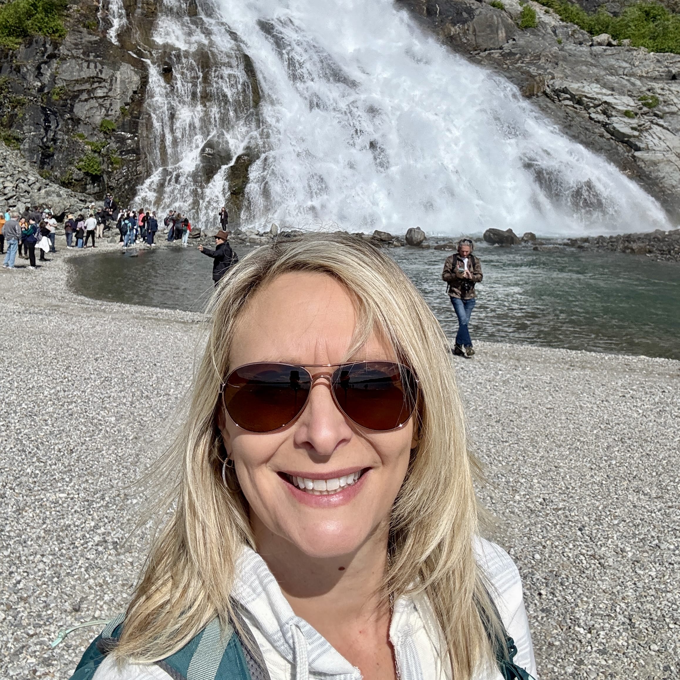 Fora Author - Mandy Wisenbaker