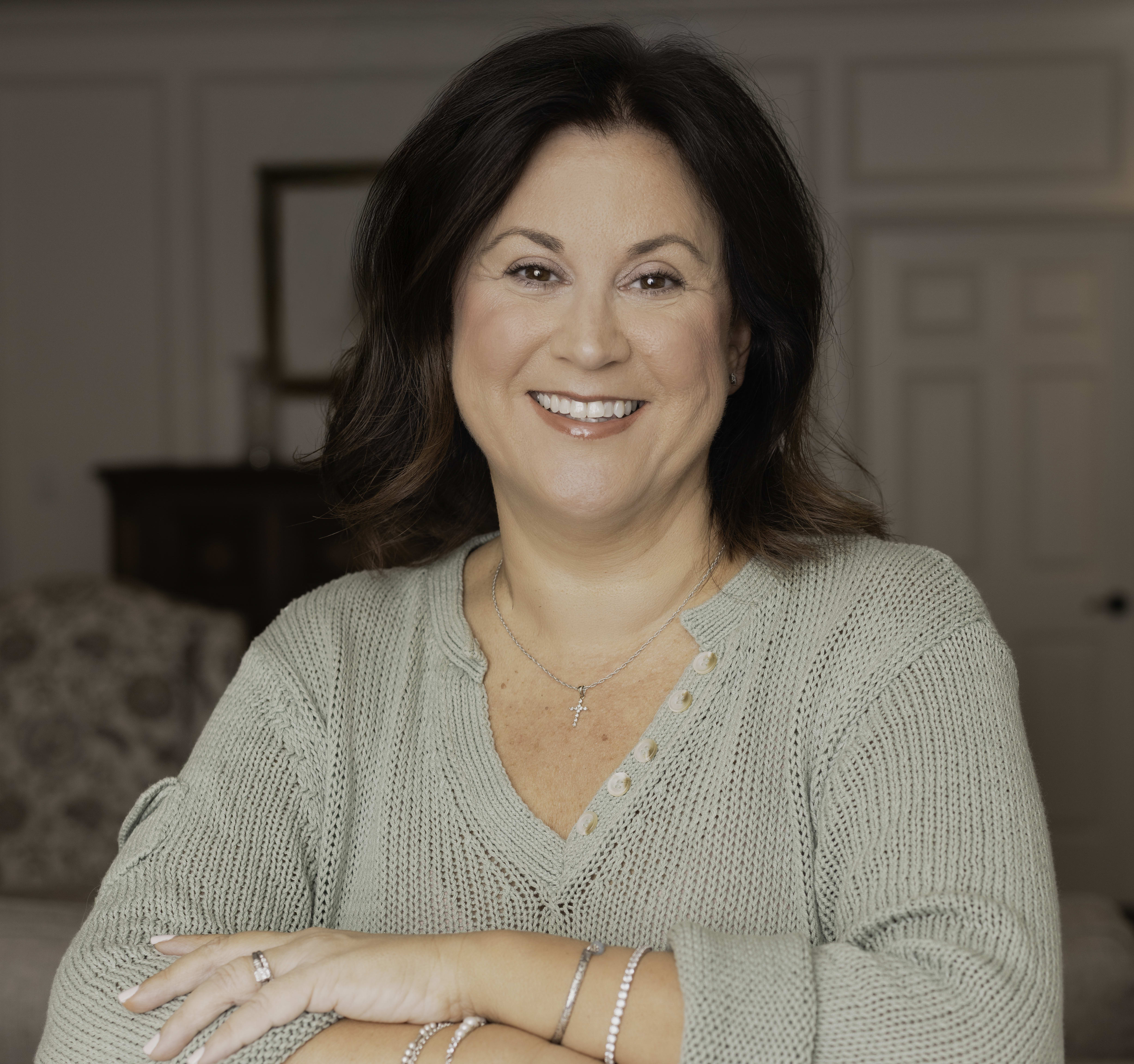 Advisor - Laura Crump