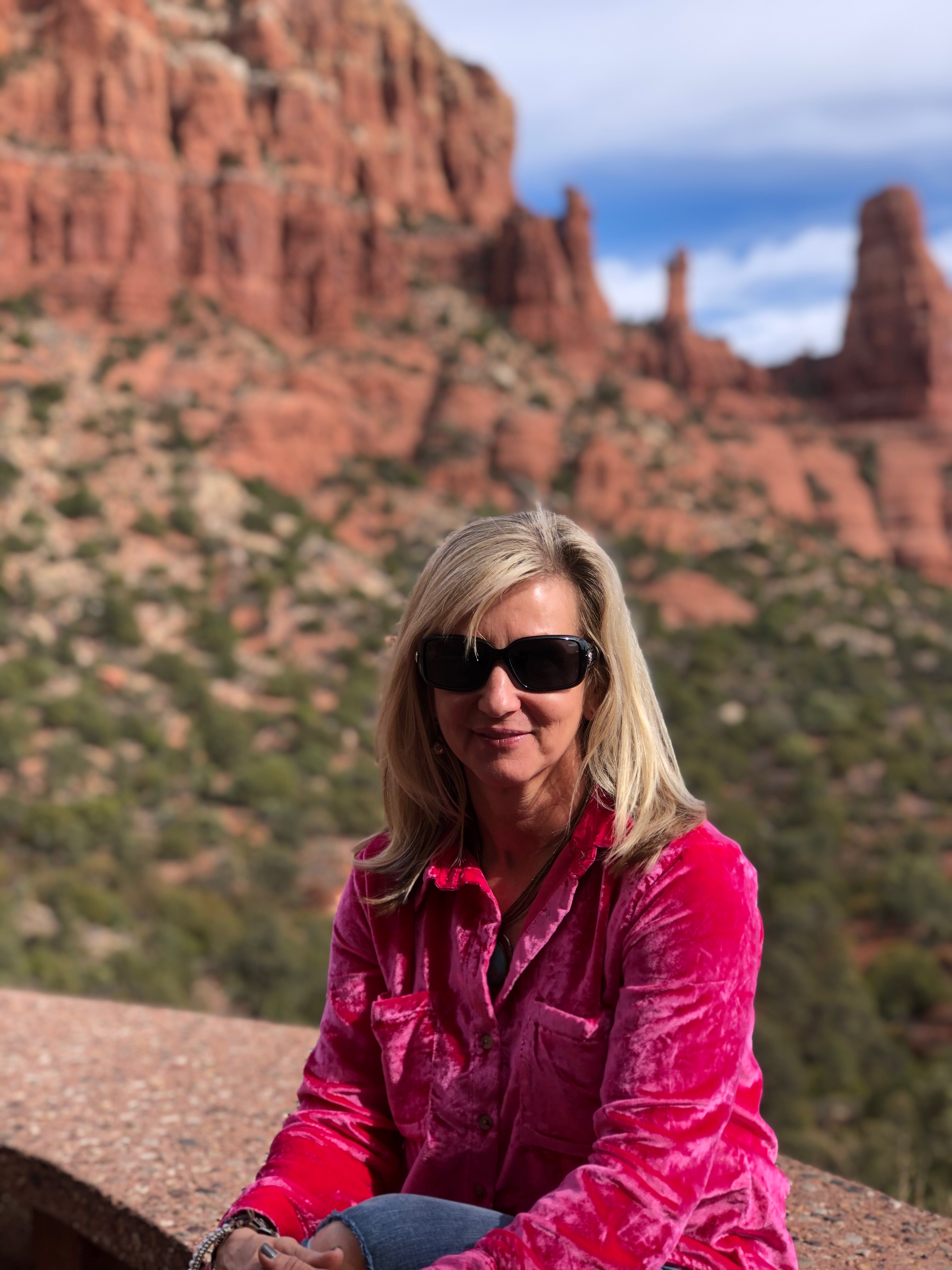 Fora Author - Julie Lemmon