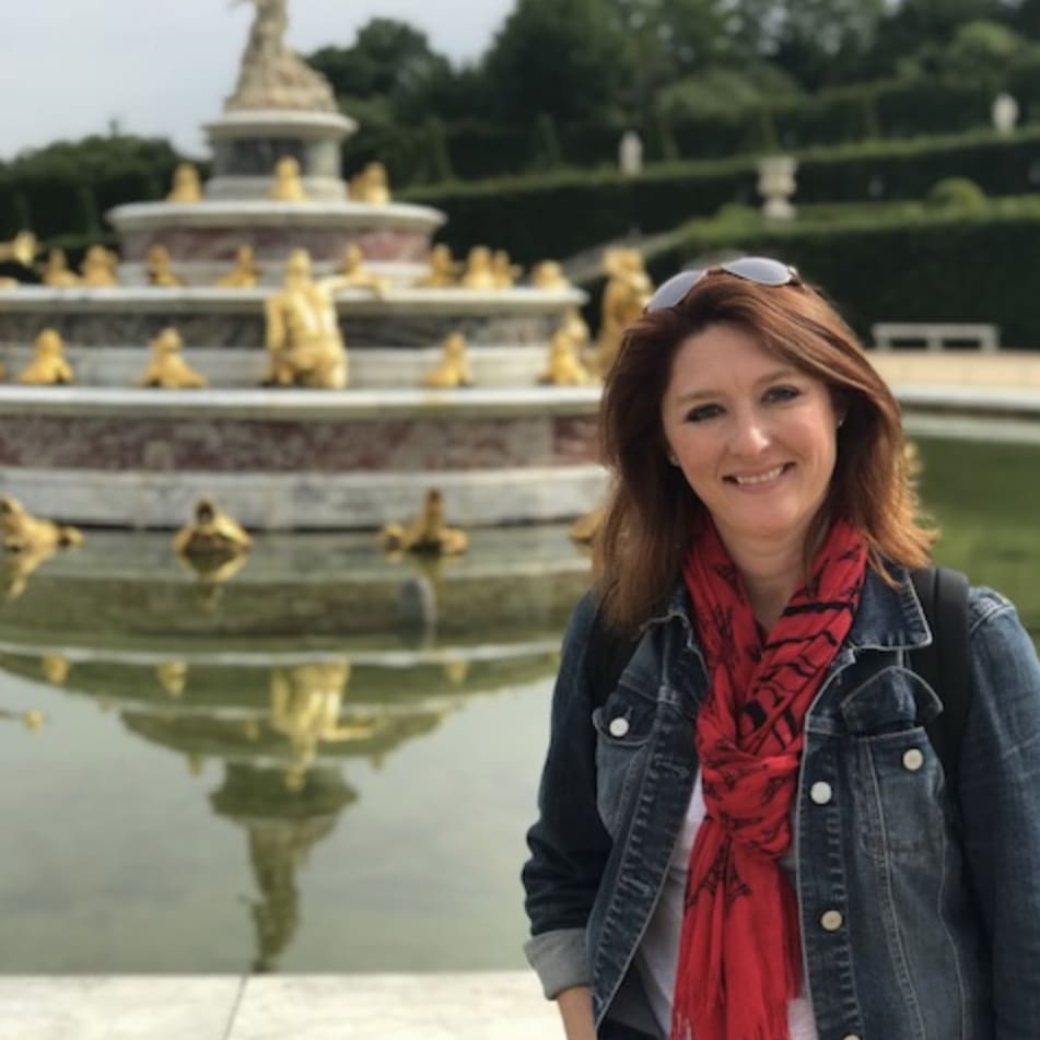 Fora Author - Danielle Austin