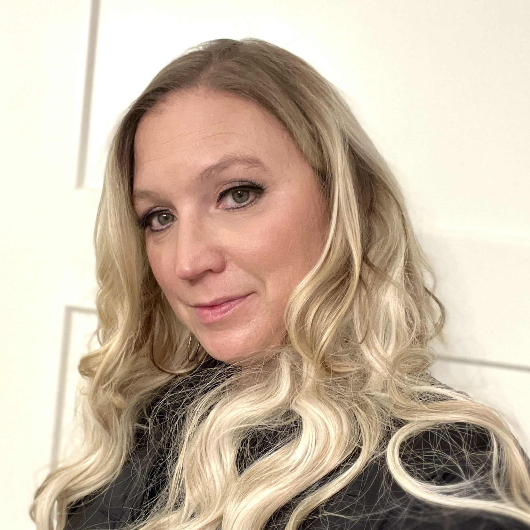 Fora Author - Niki Holm