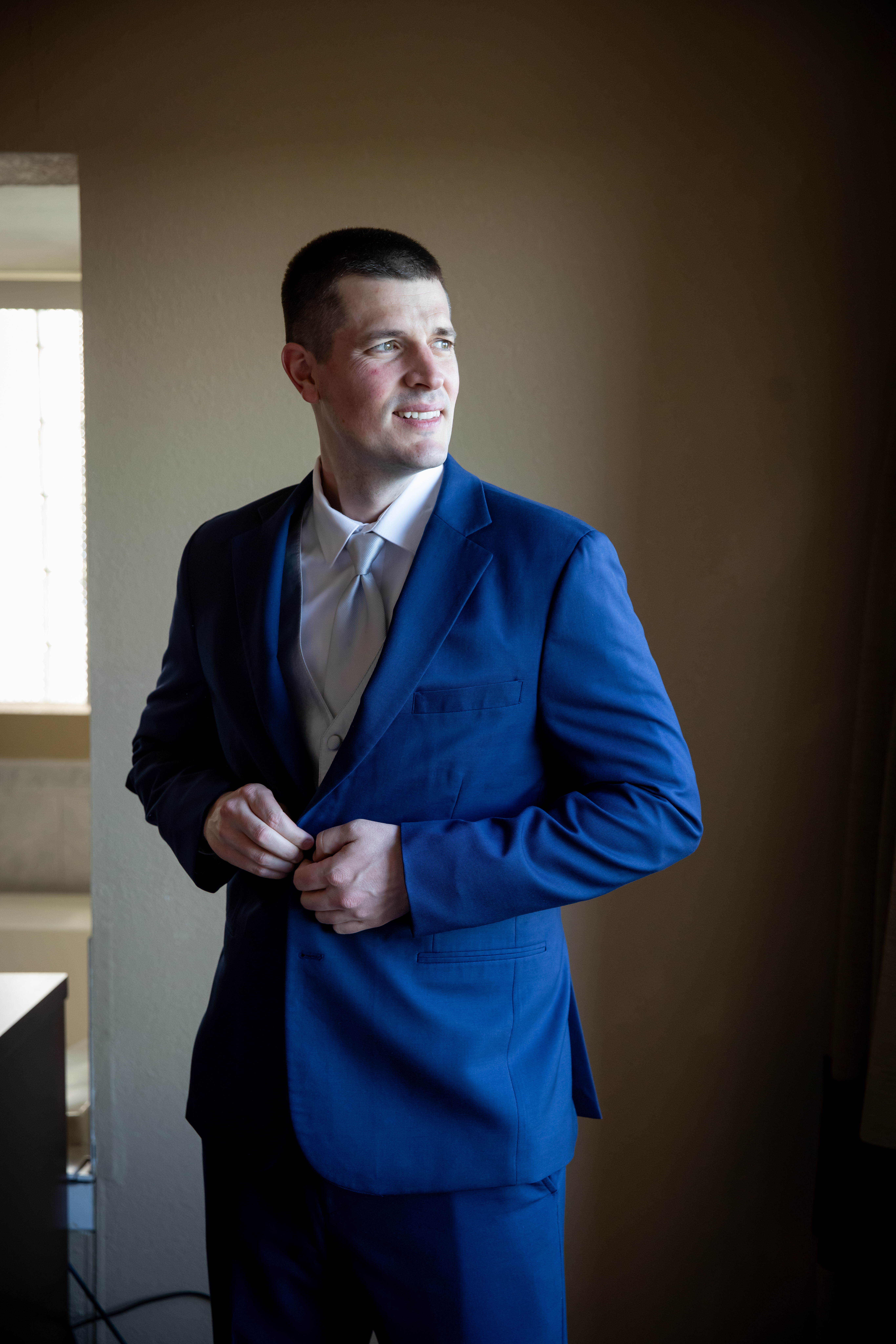 Fora Author - Christopher Thompson