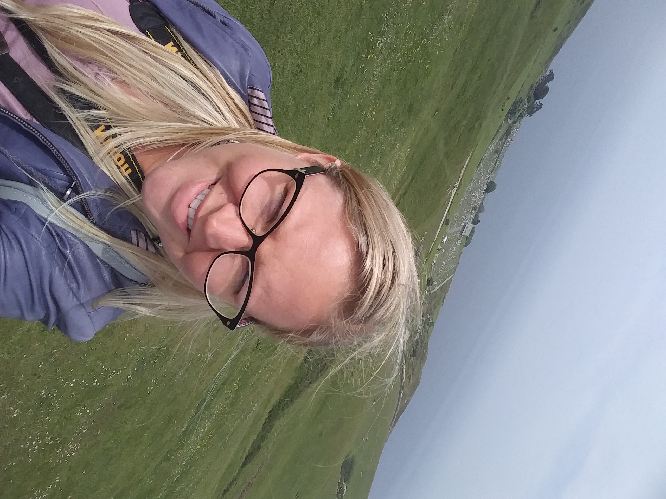 Fora Author - Carolyn Barnes