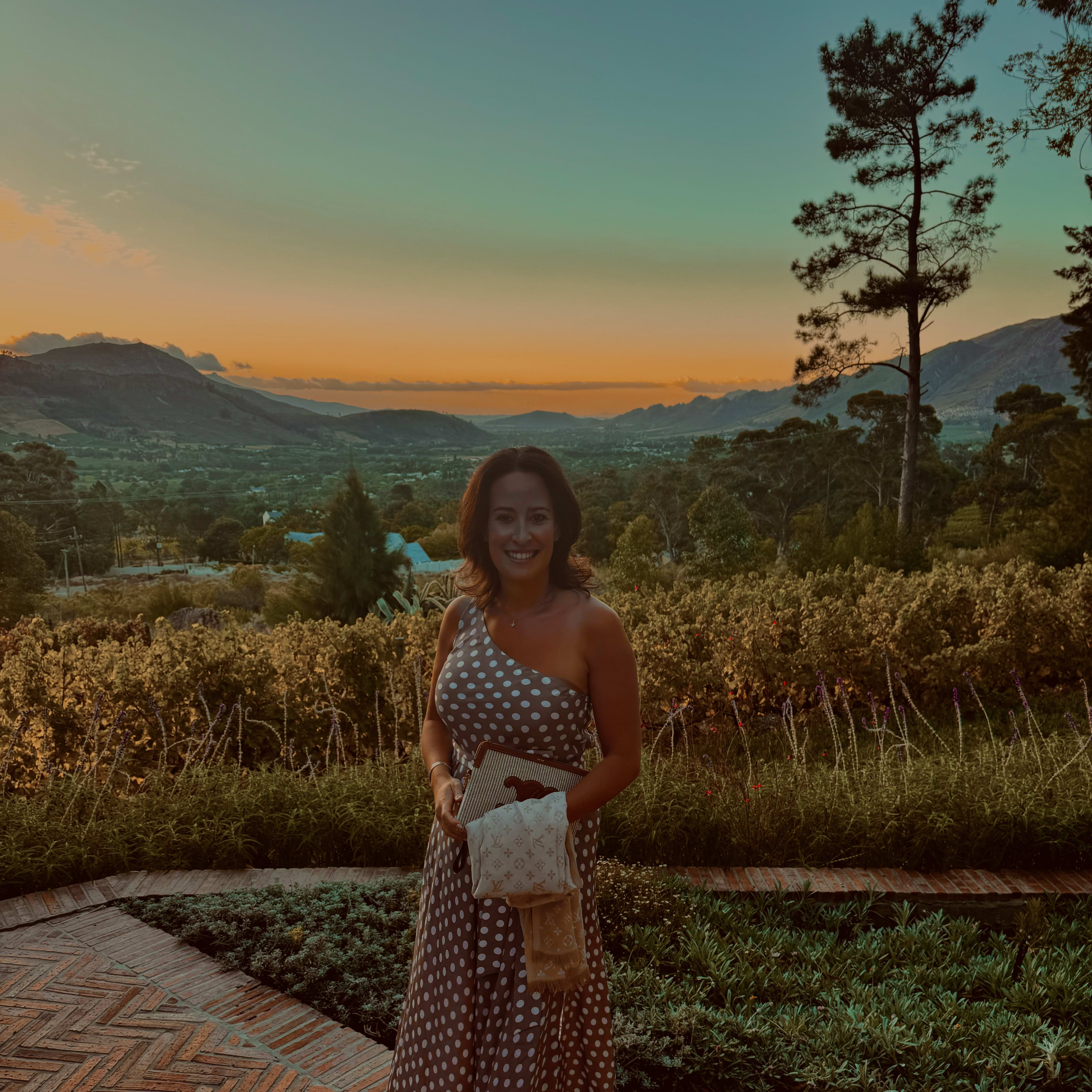 Fora Author - Sarah Maker