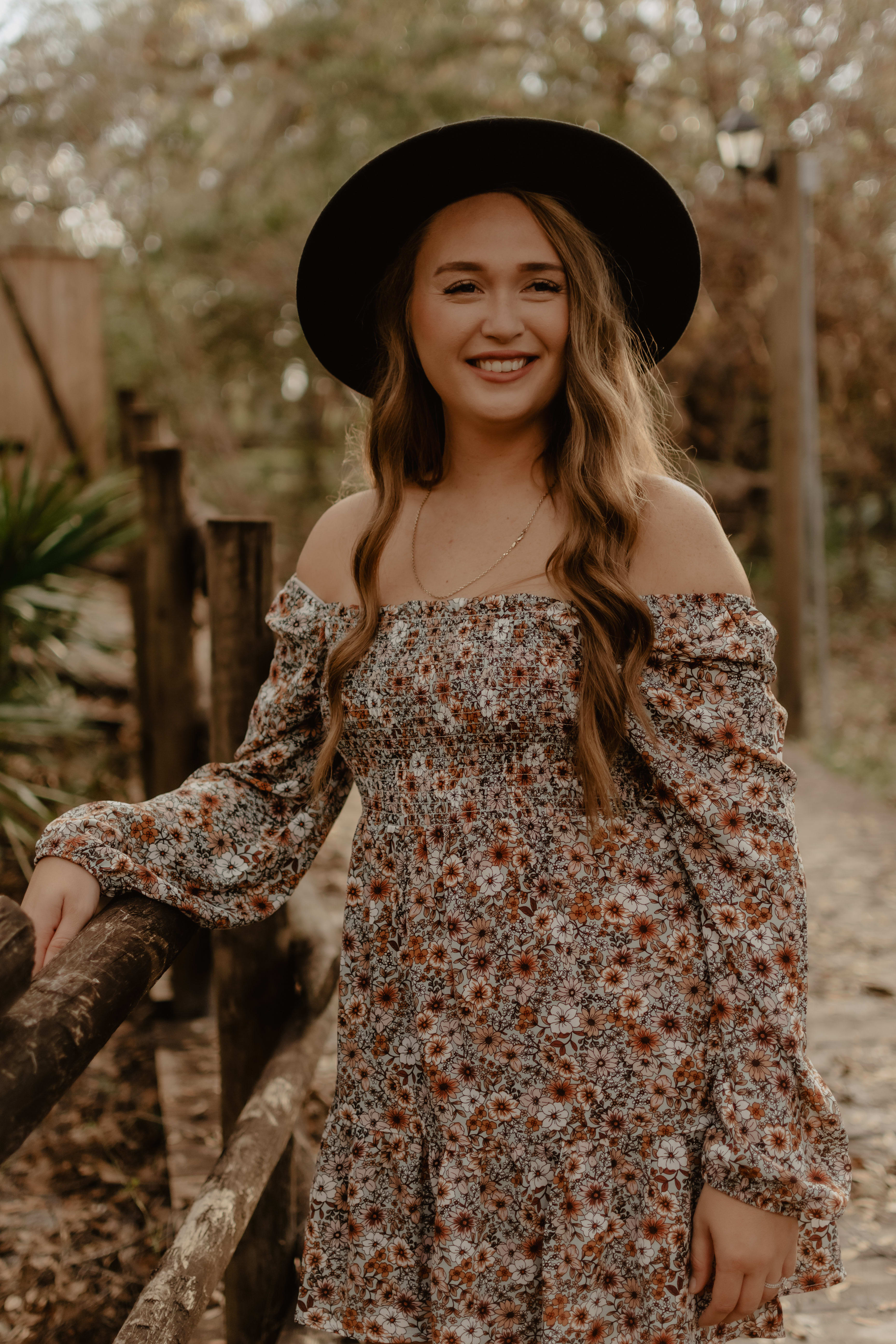 Fora Author - Sylver Rose Brinn