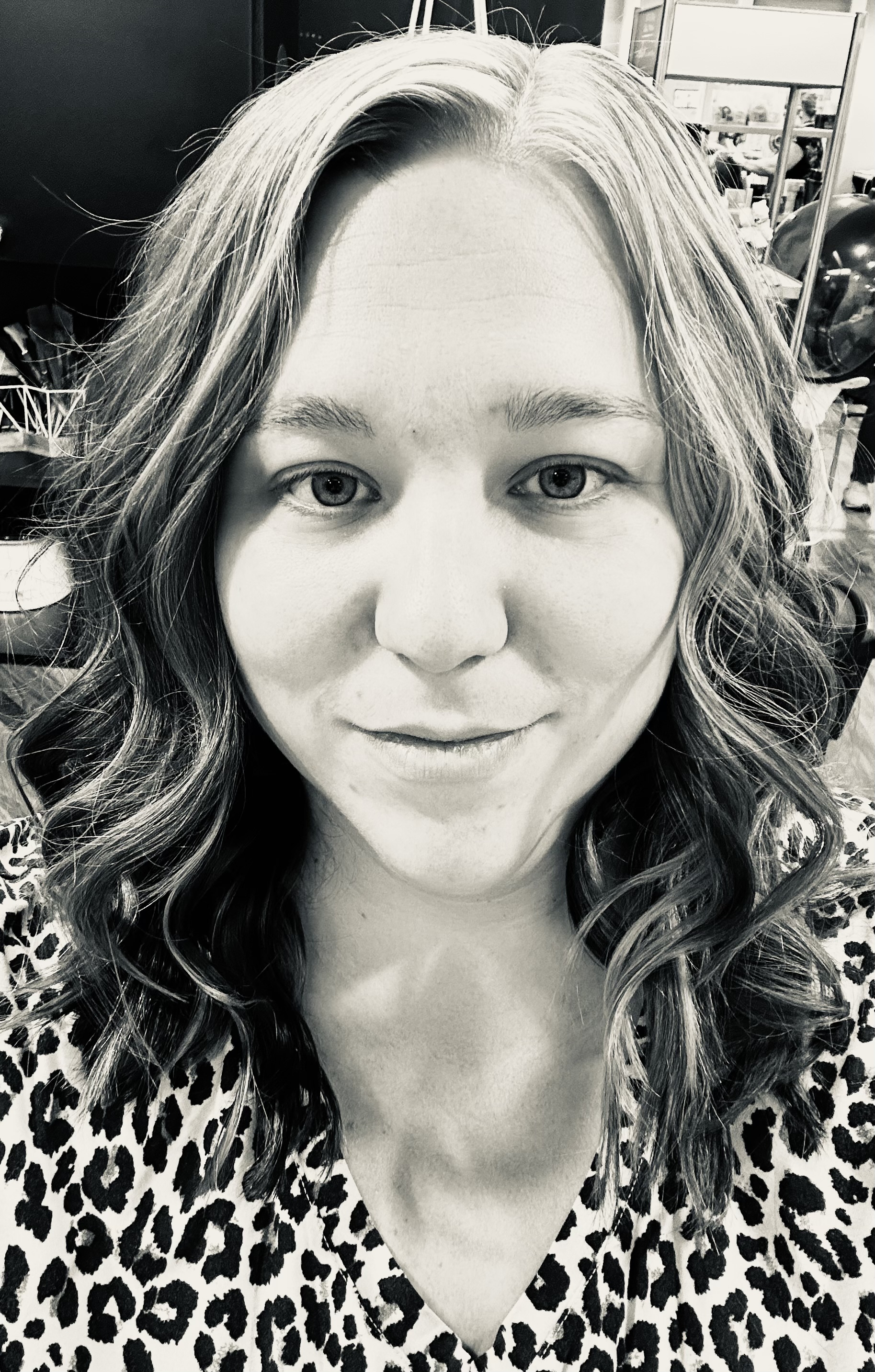 Fora Author - Lindzay Smith