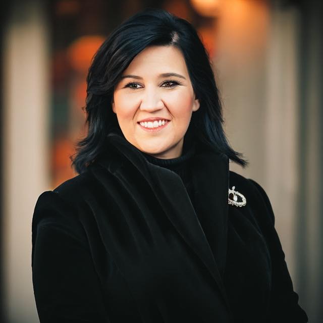Fora Author - Jennifer Hoffman