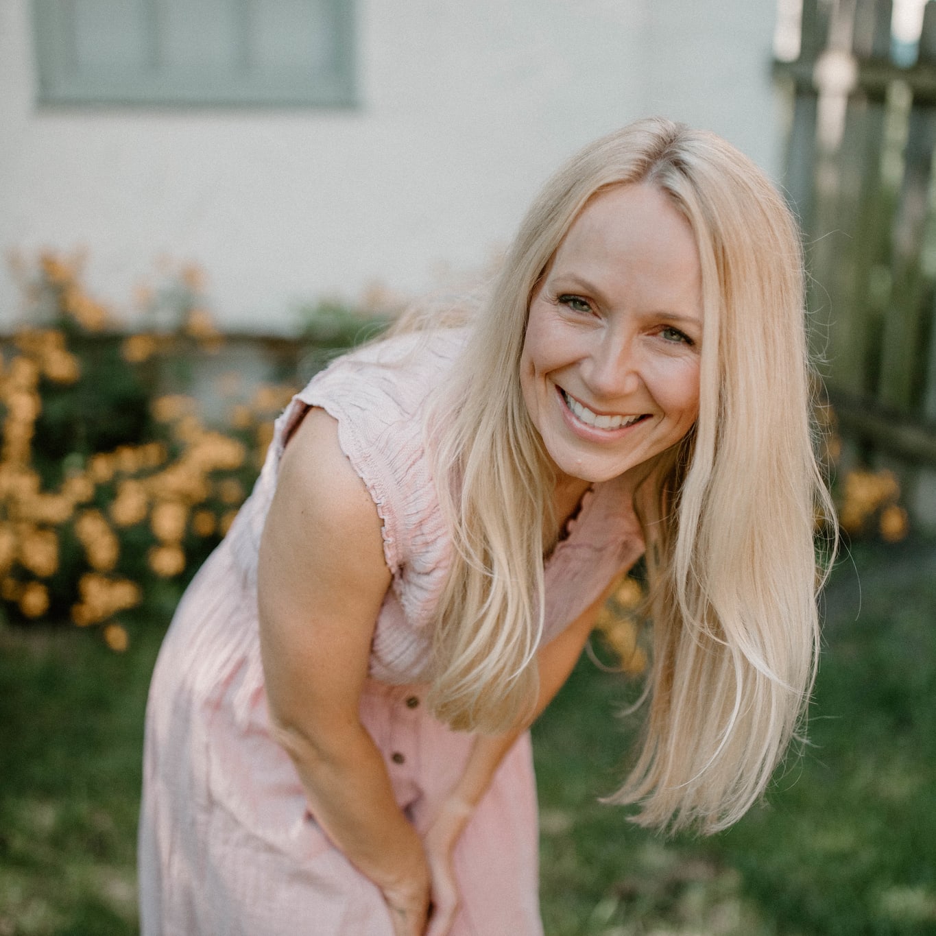 Fora Author - Sara Brittany