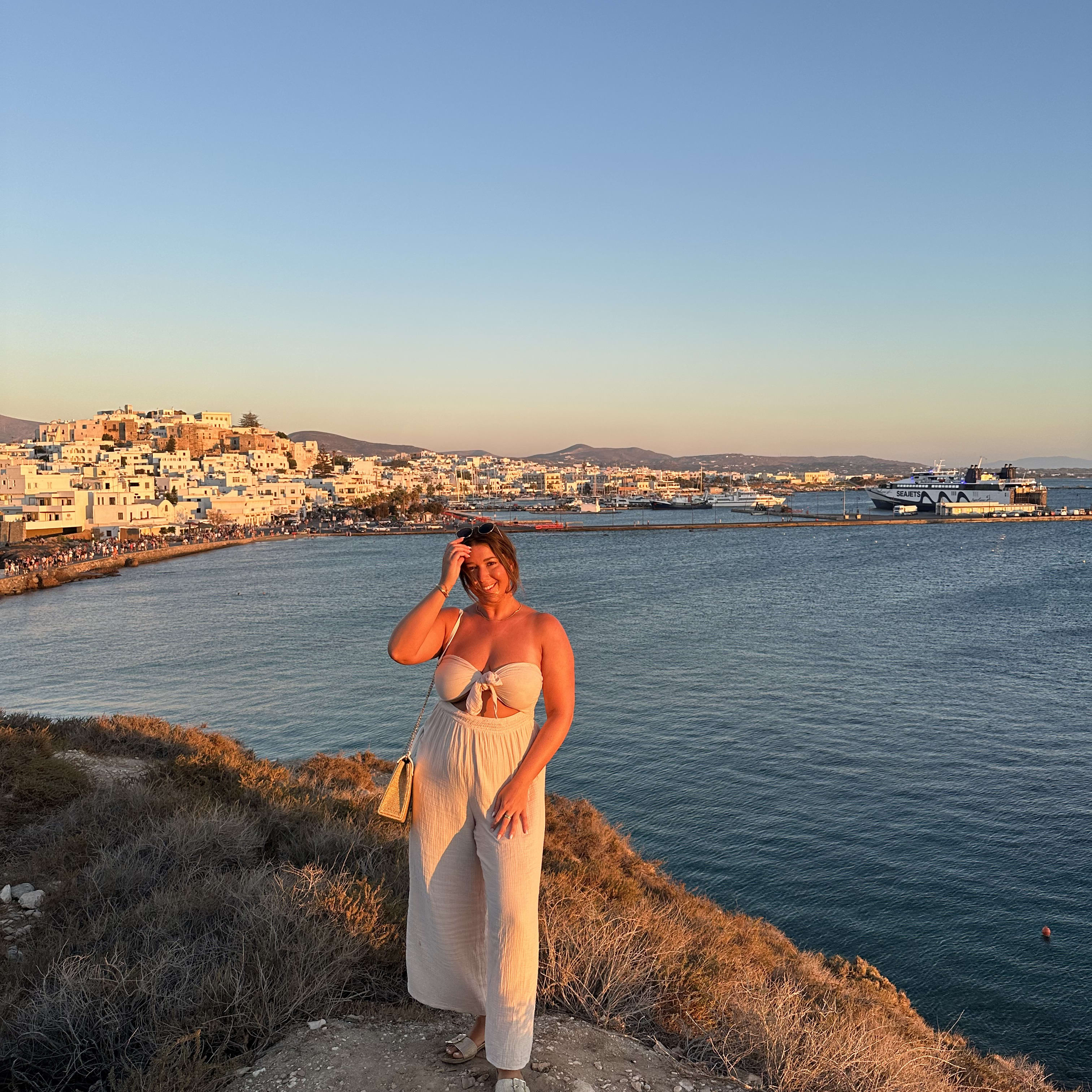 Fora Author - Jillian DiRoma