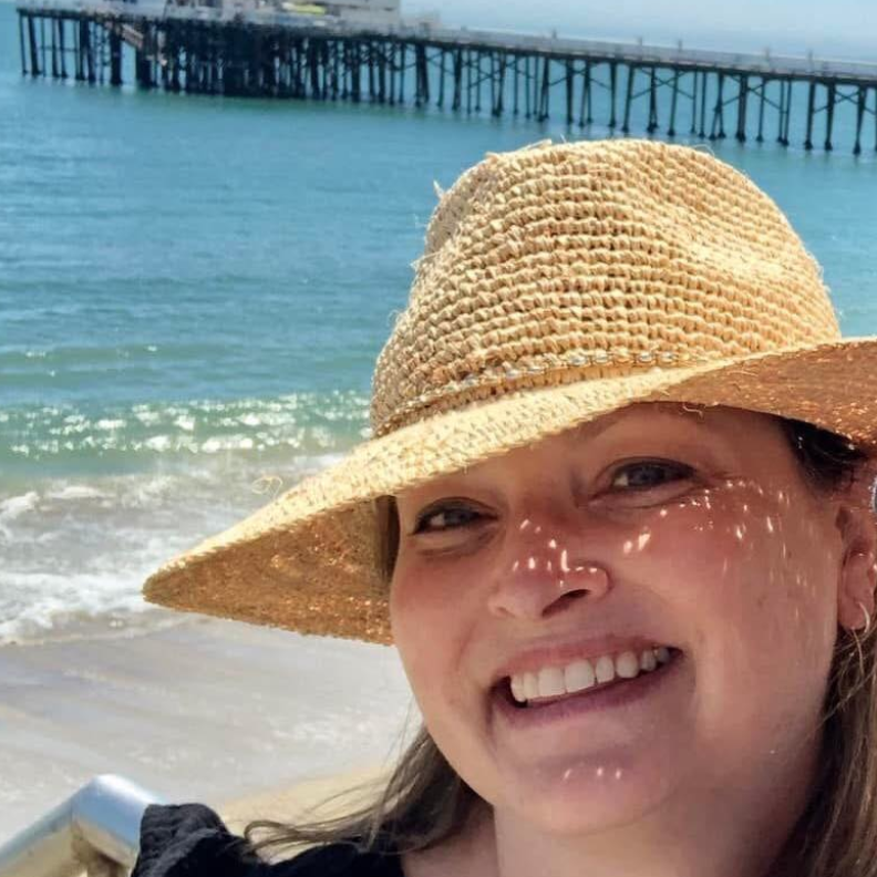 Fora Author - Aimee Stout