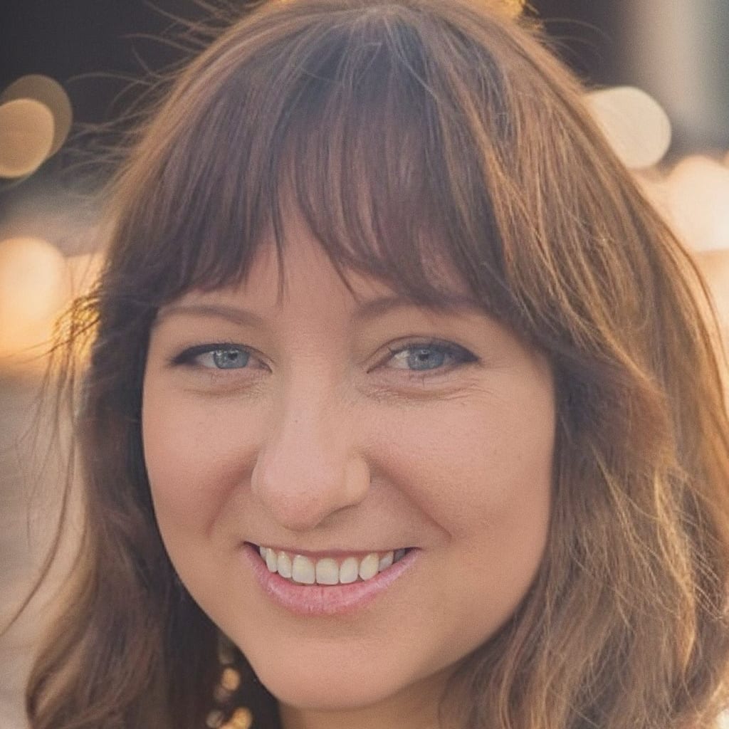 Fora Author - Emily Dixon