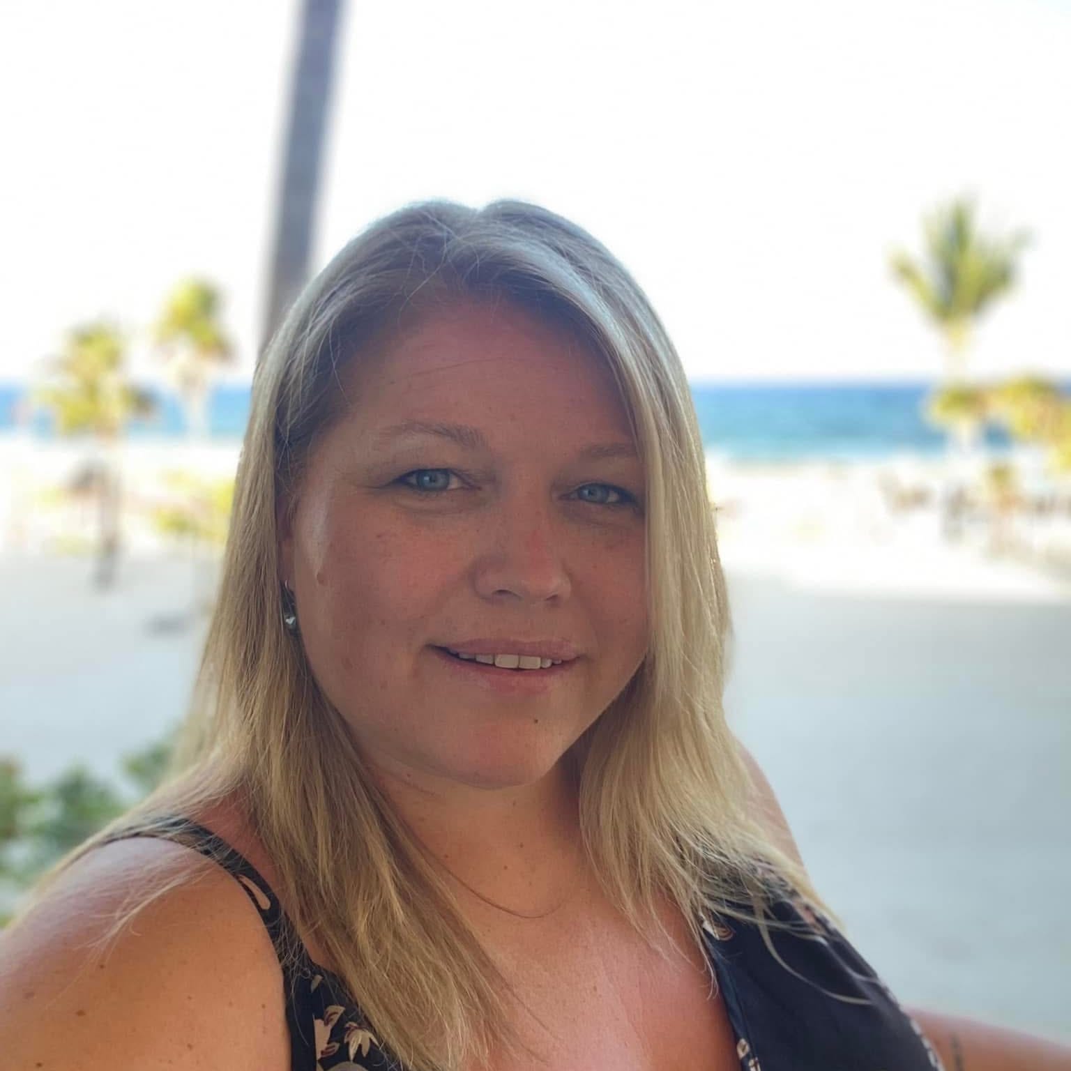Fora Author - Angela Careen