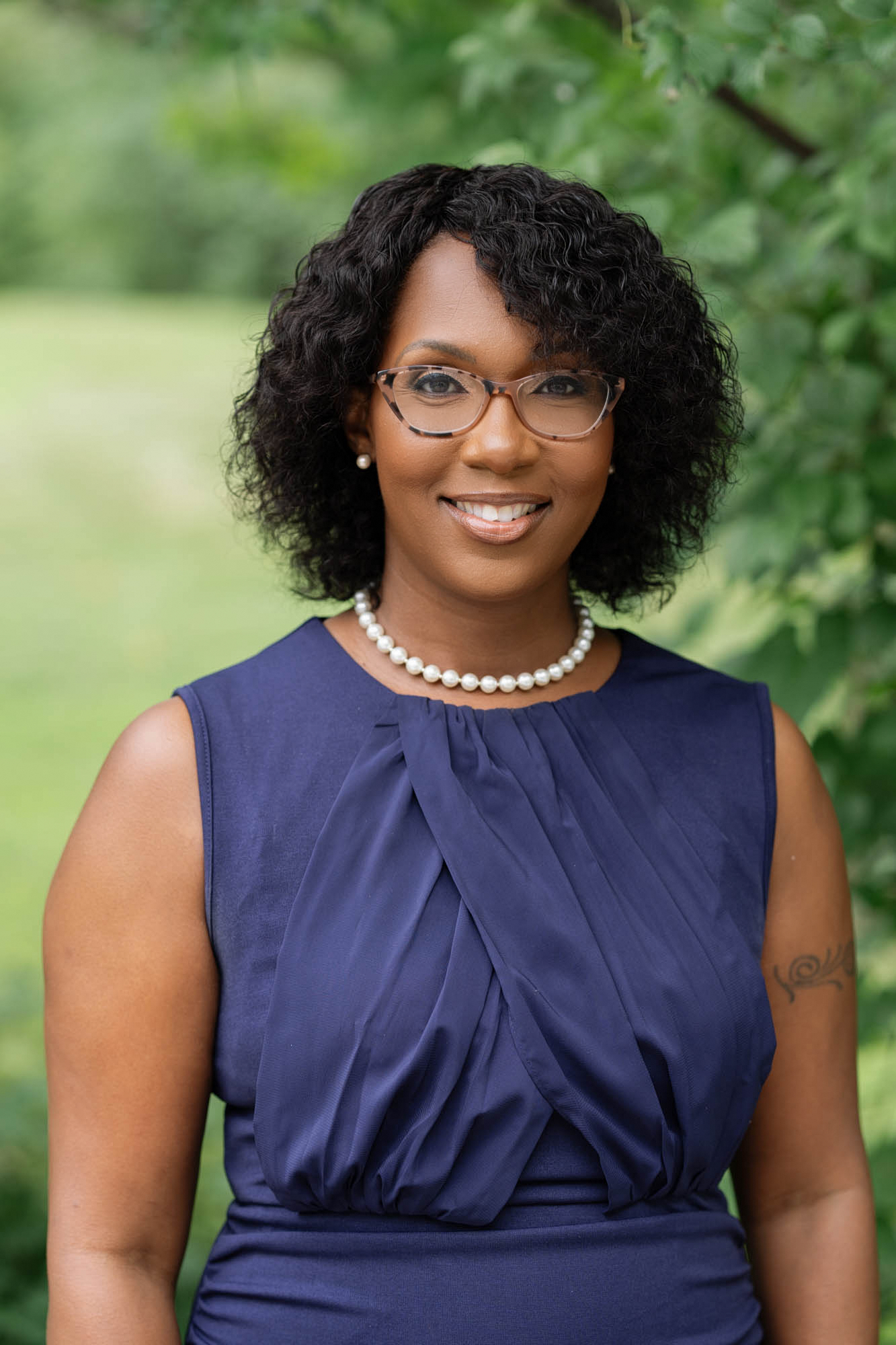 Advisor - Dountonia Batts