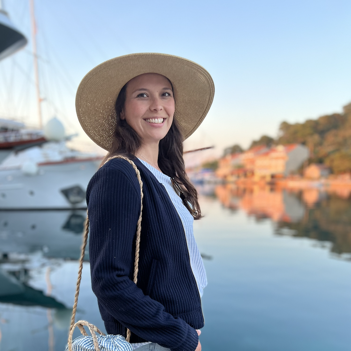 Fora Author - Adele OuYang