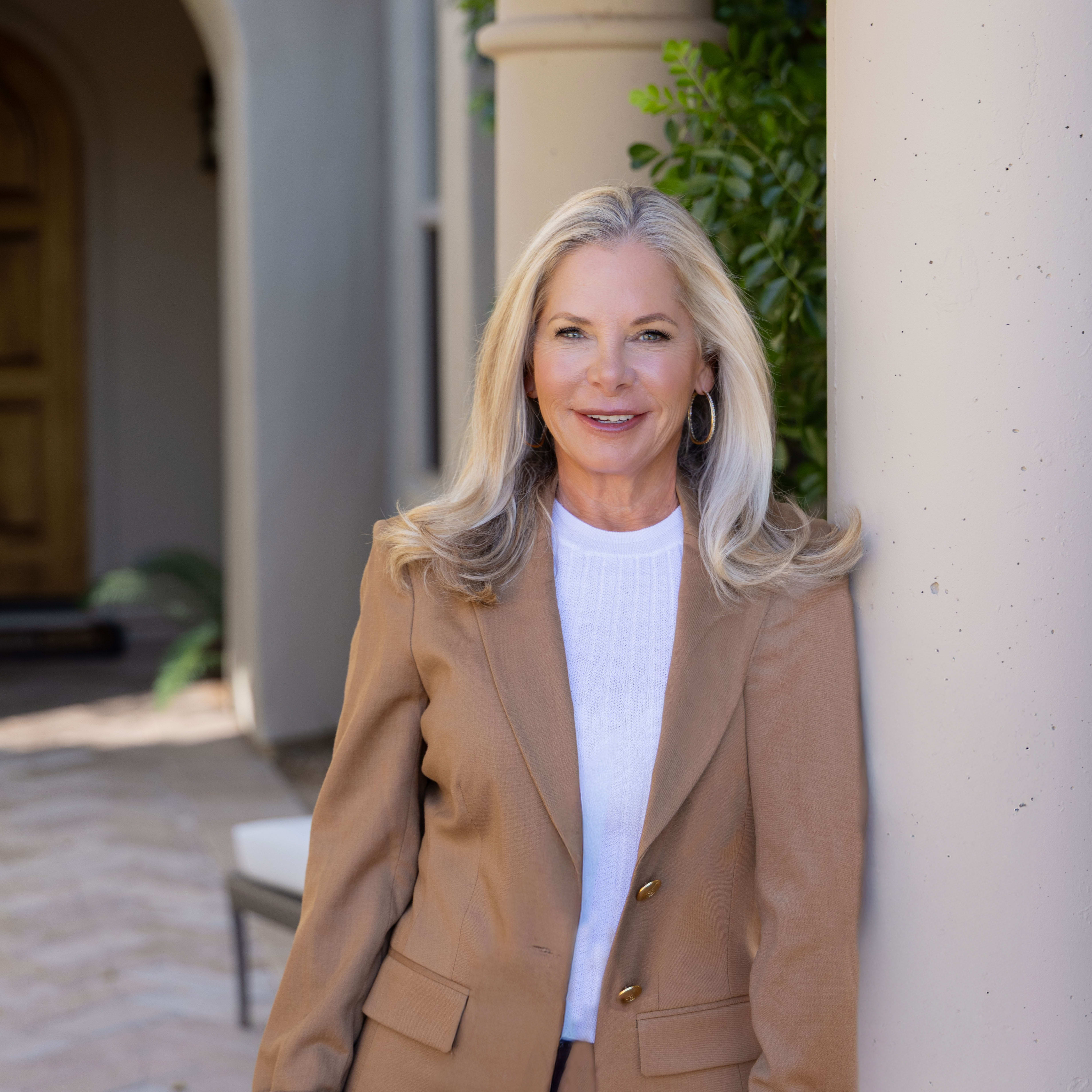 Advisor - Tracey Gray