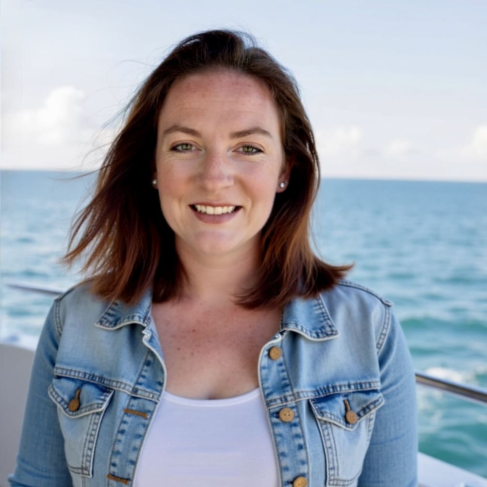 Fora Author - Jennifer Lynn