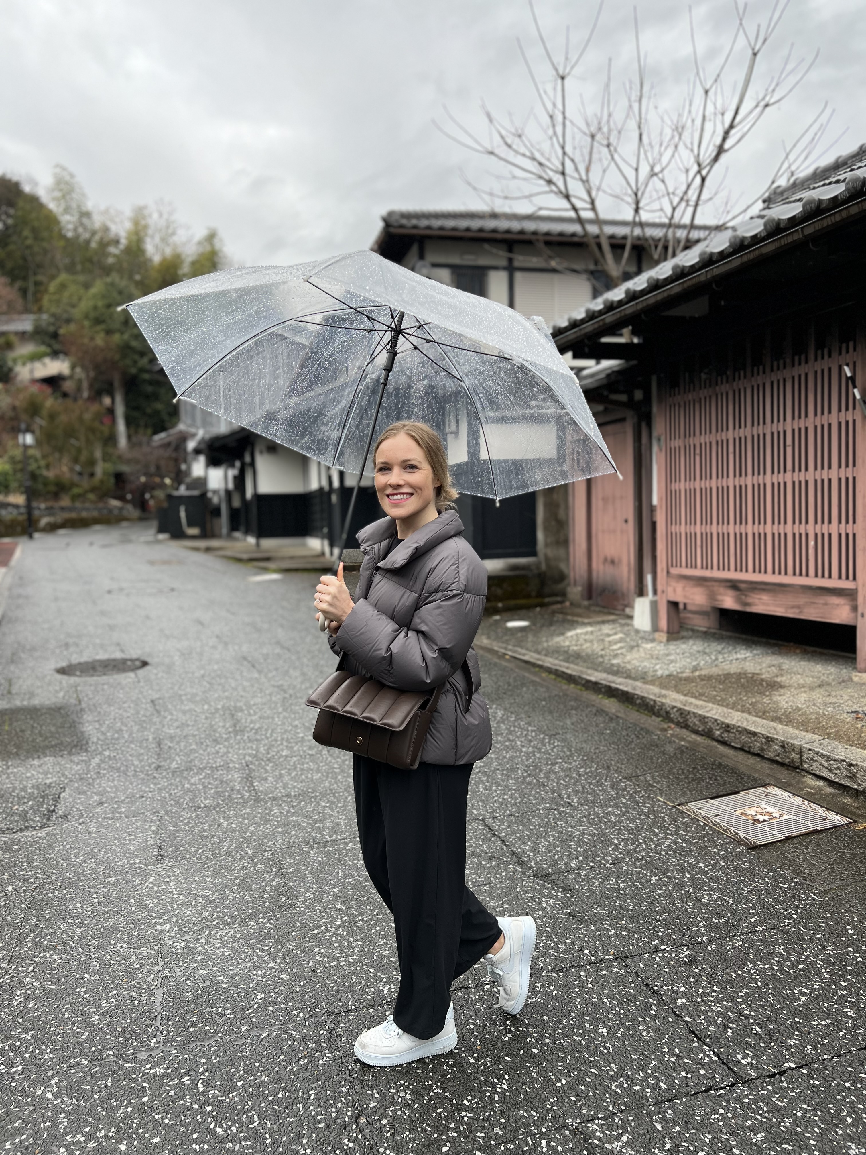 Fora Author - Whitney Apple