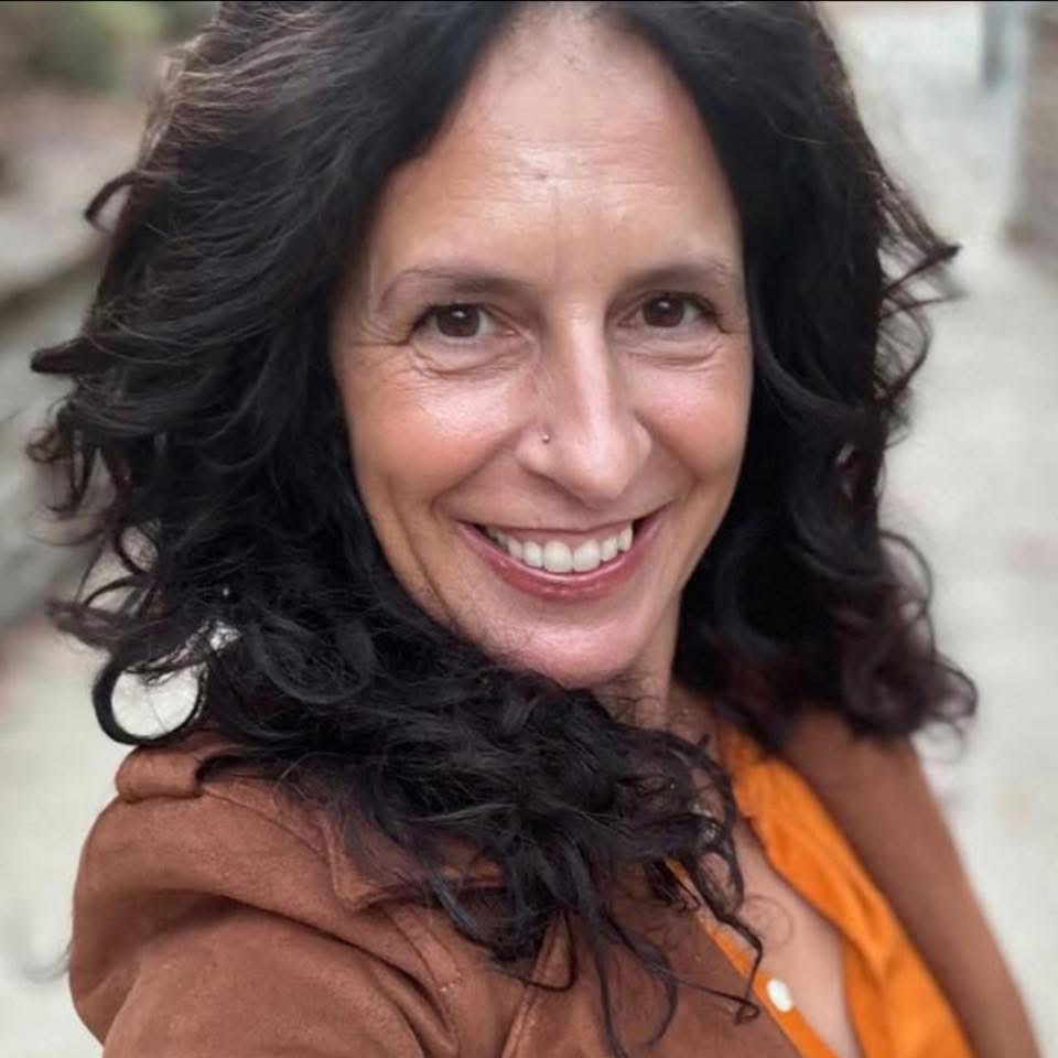 Fora Author - Nicola Nieves