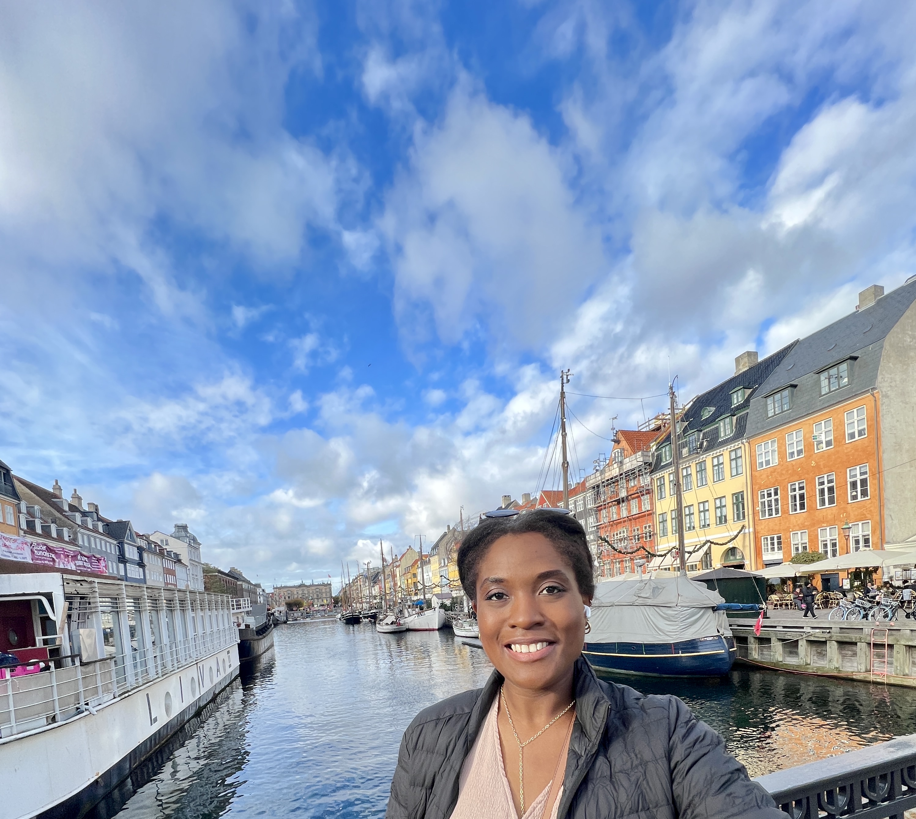 Fora Author - Vanessa Williams