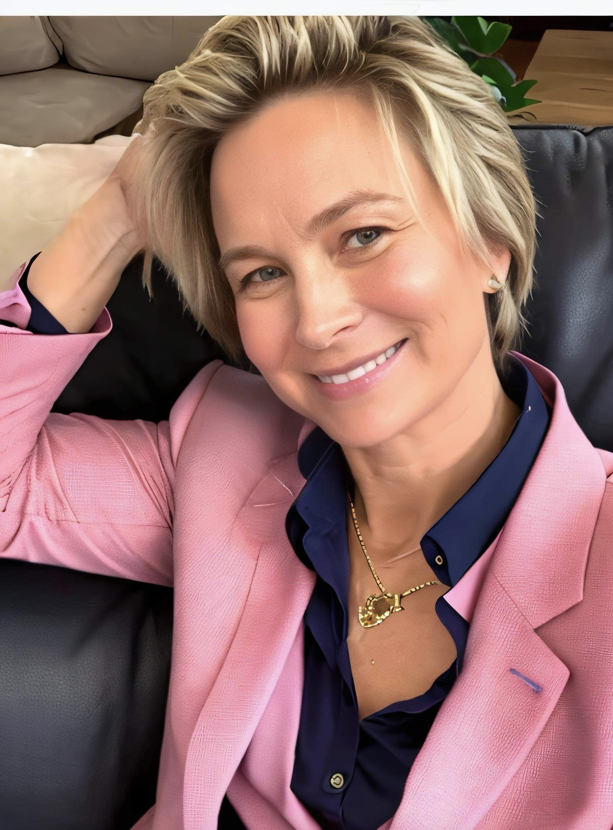 Fora Author - Victoria Meyer