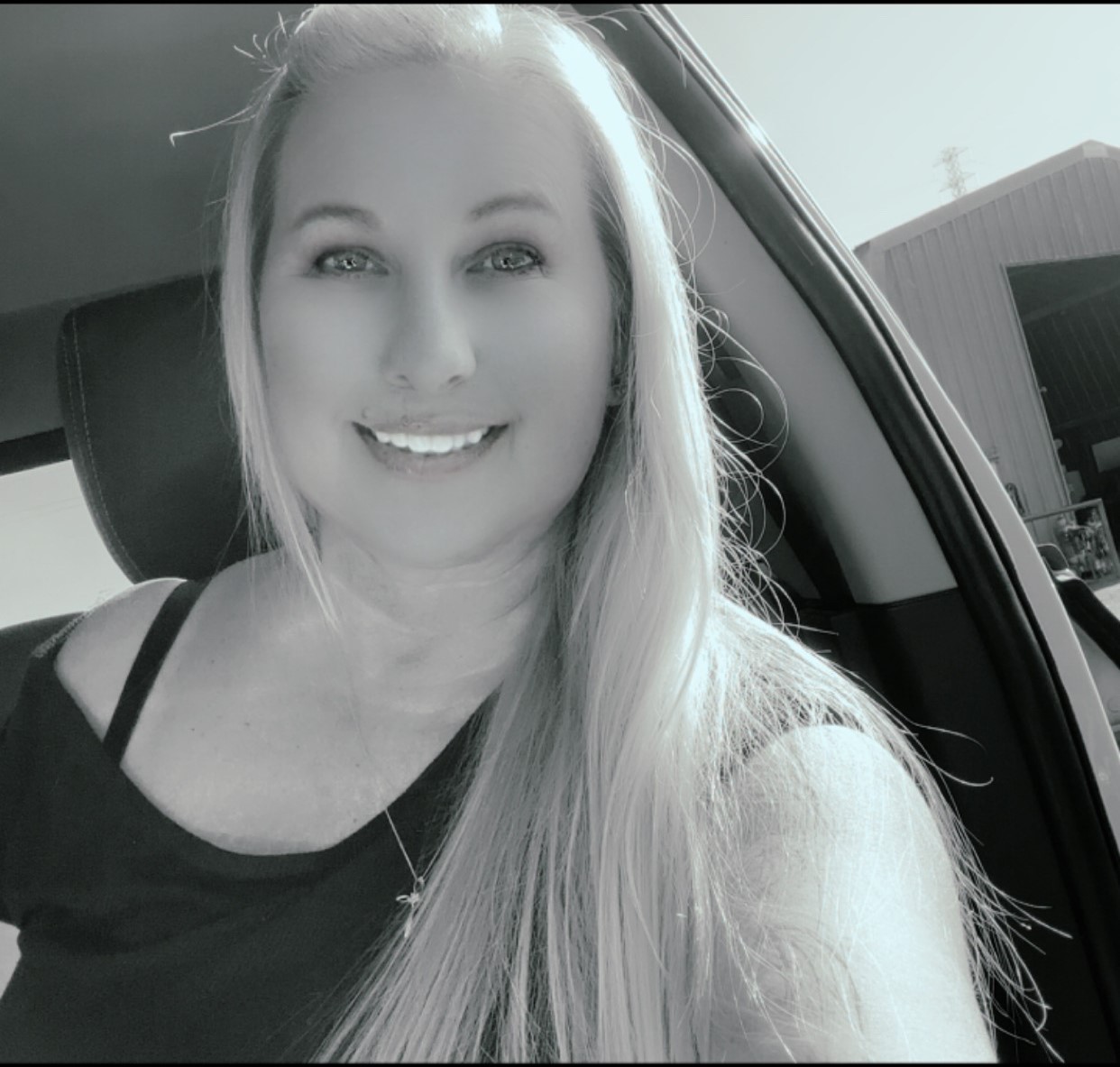 Fora Author - Laura Singh