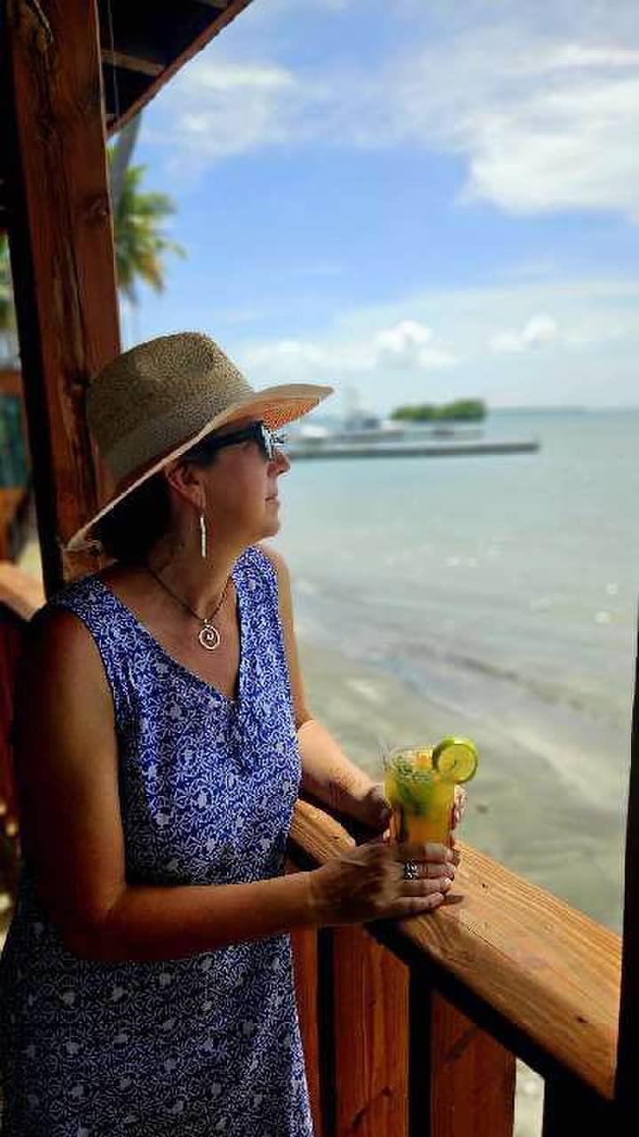 Fora Author - Tina Lavin