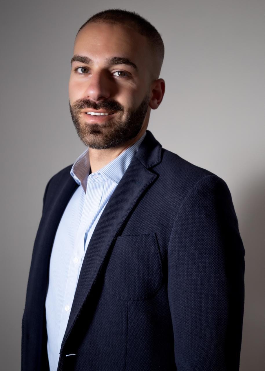 Advisor - Oliver Elia