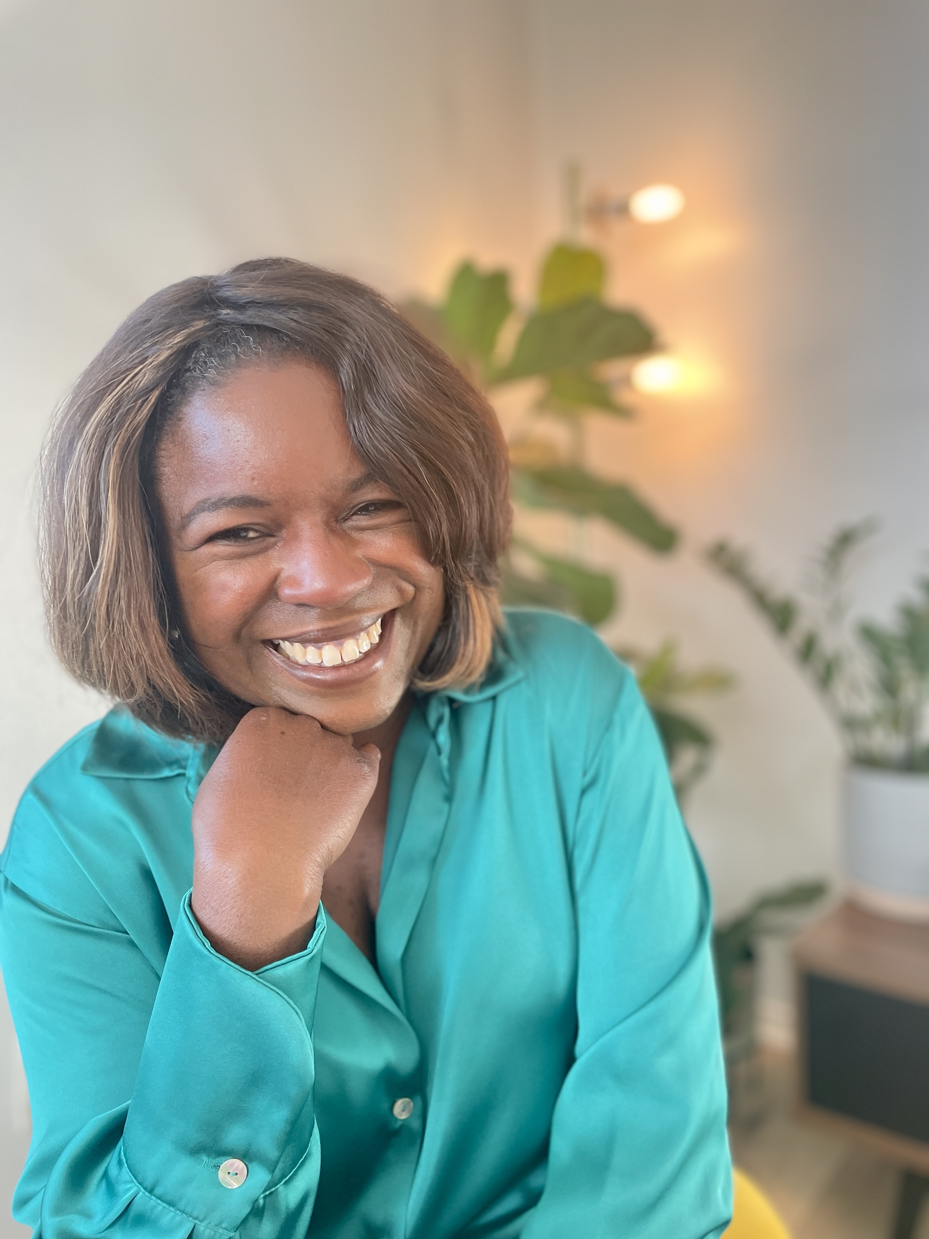 Fora Author - Aisha Casey