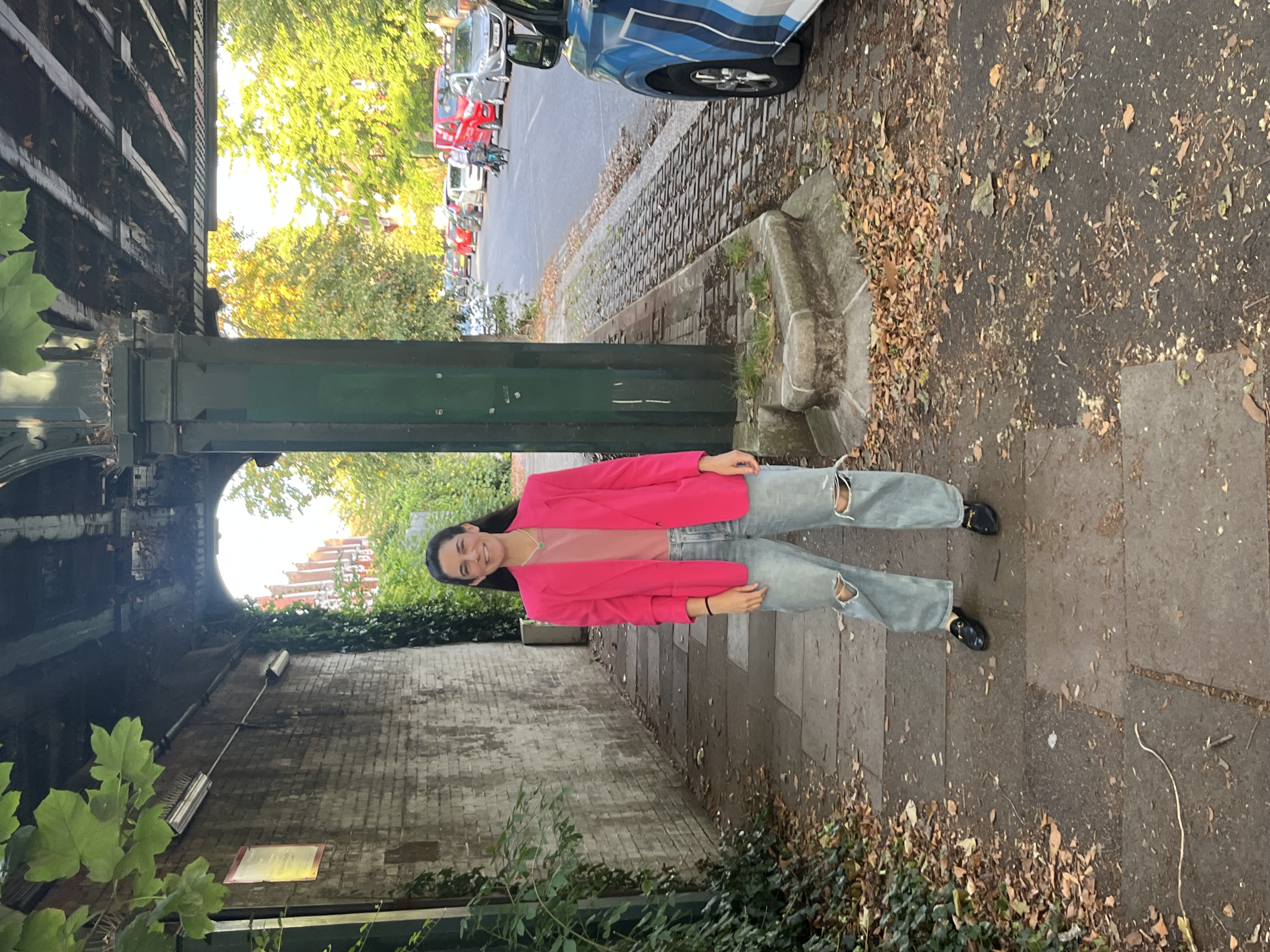 Advisor - Caitlin Ramsdale