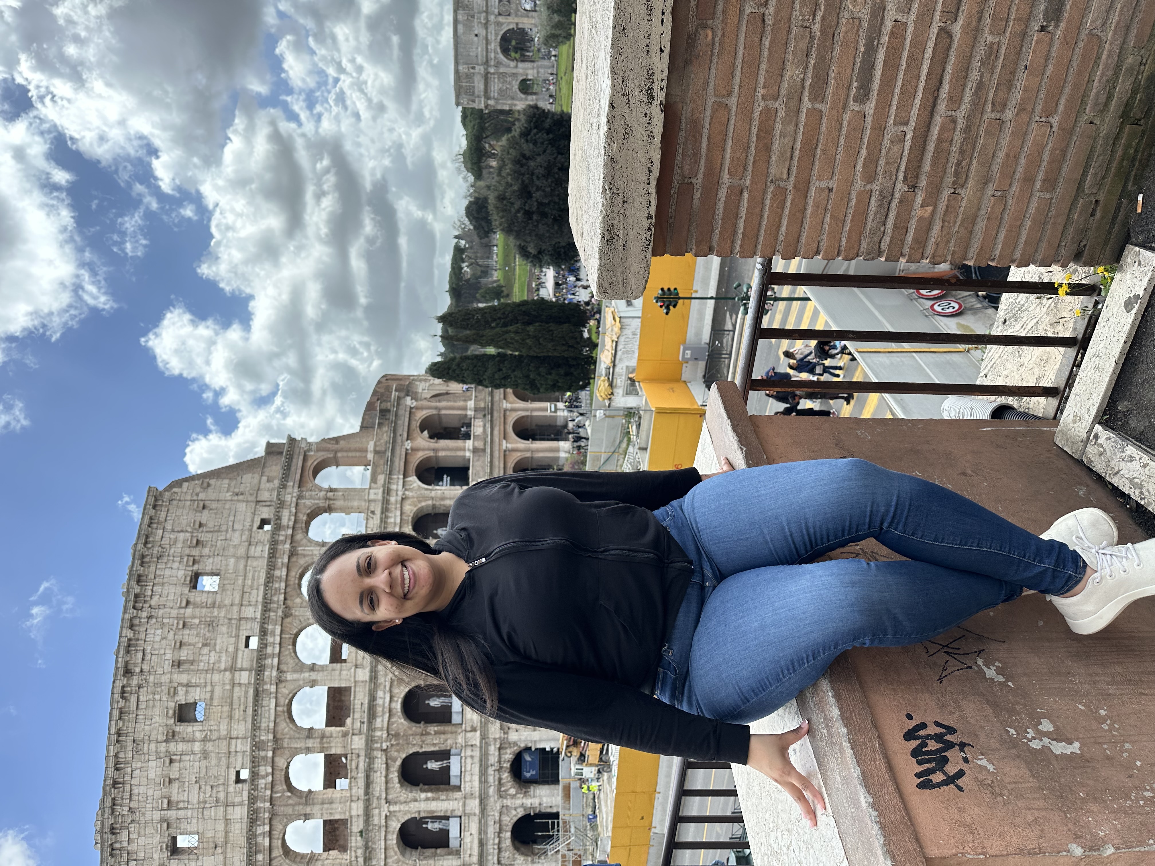 Advisor - Ladylaura Bueno