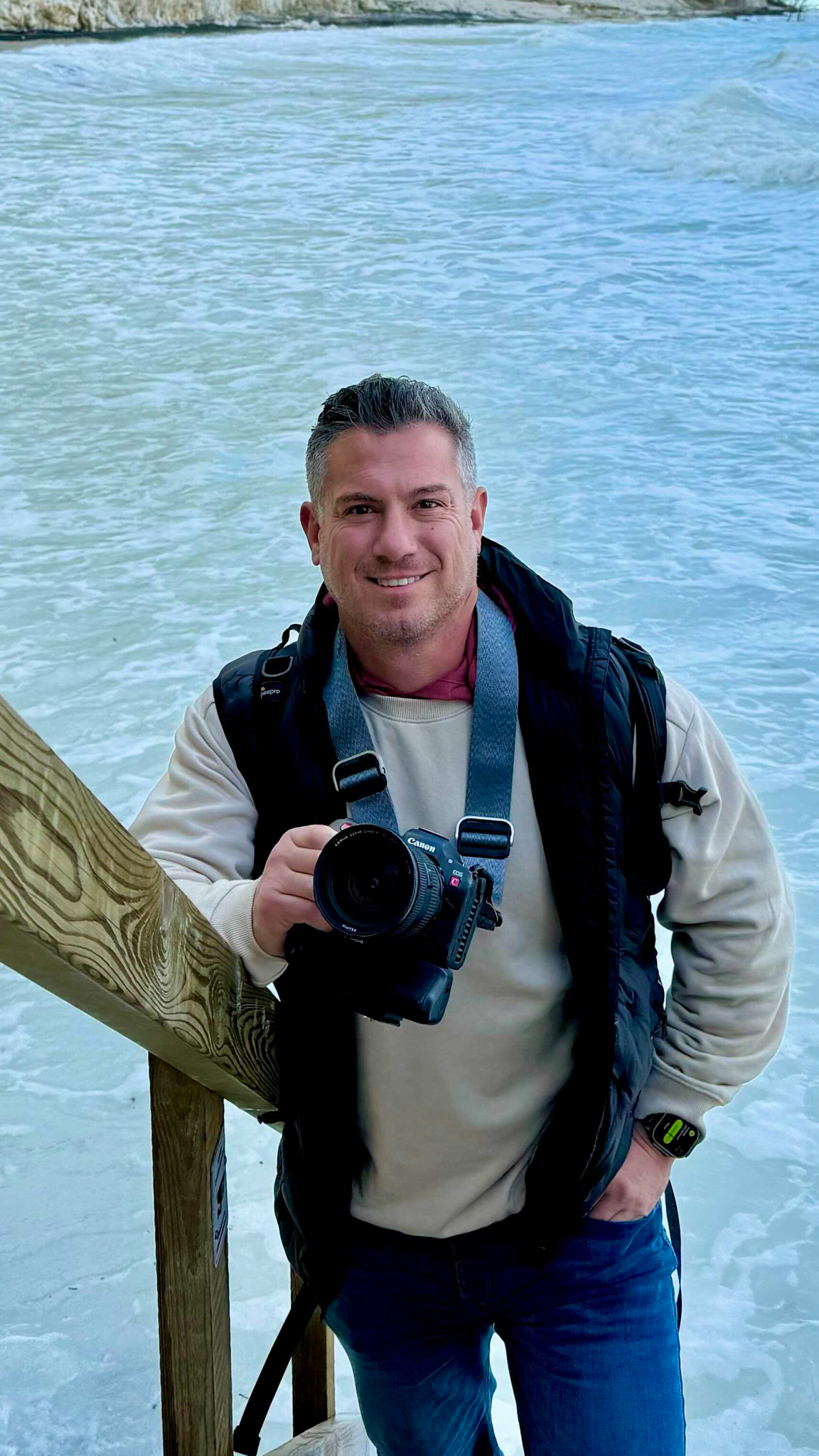 Fora Author - Jon Johnnidis