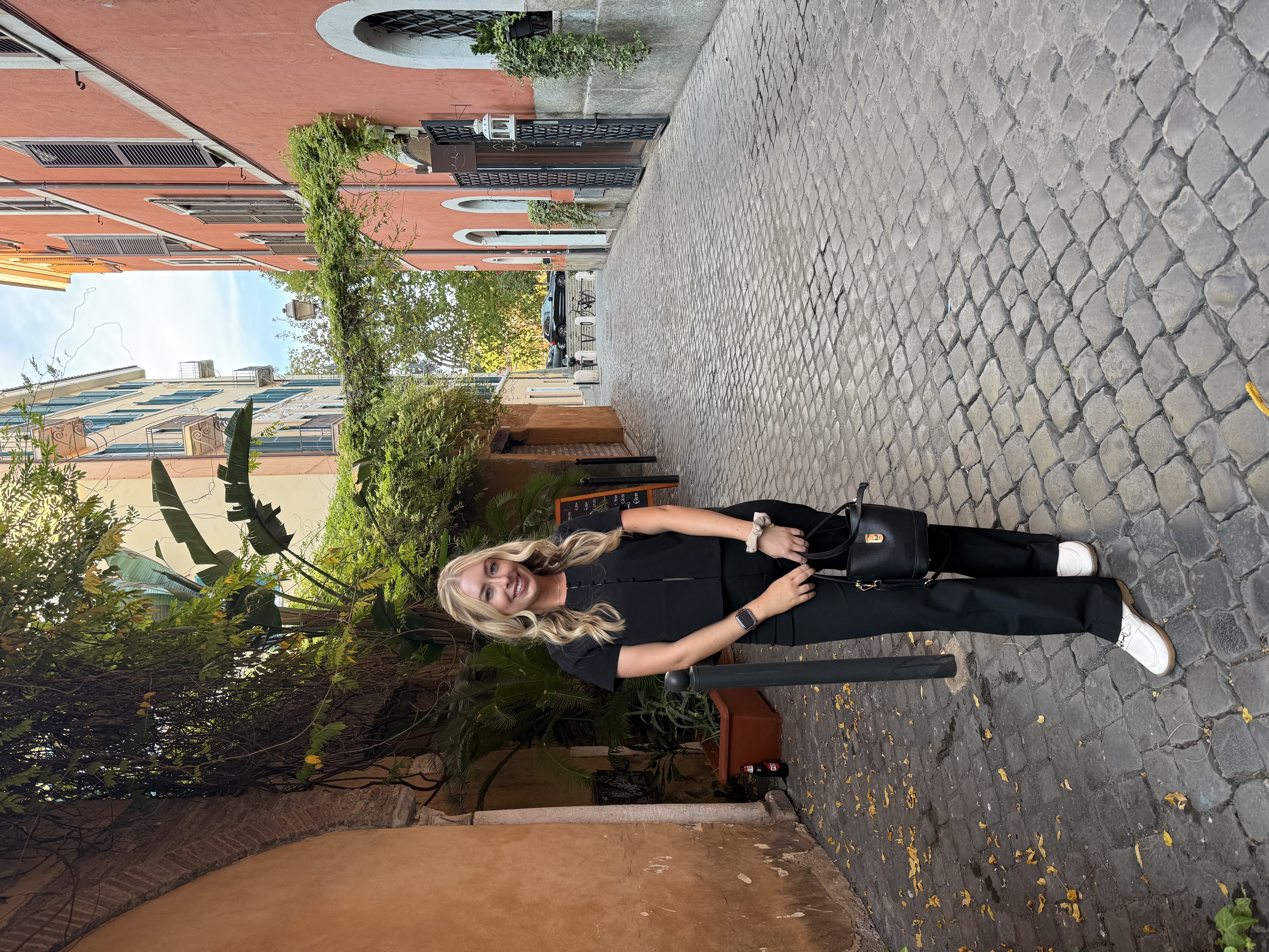 Advisor - Carly Hume