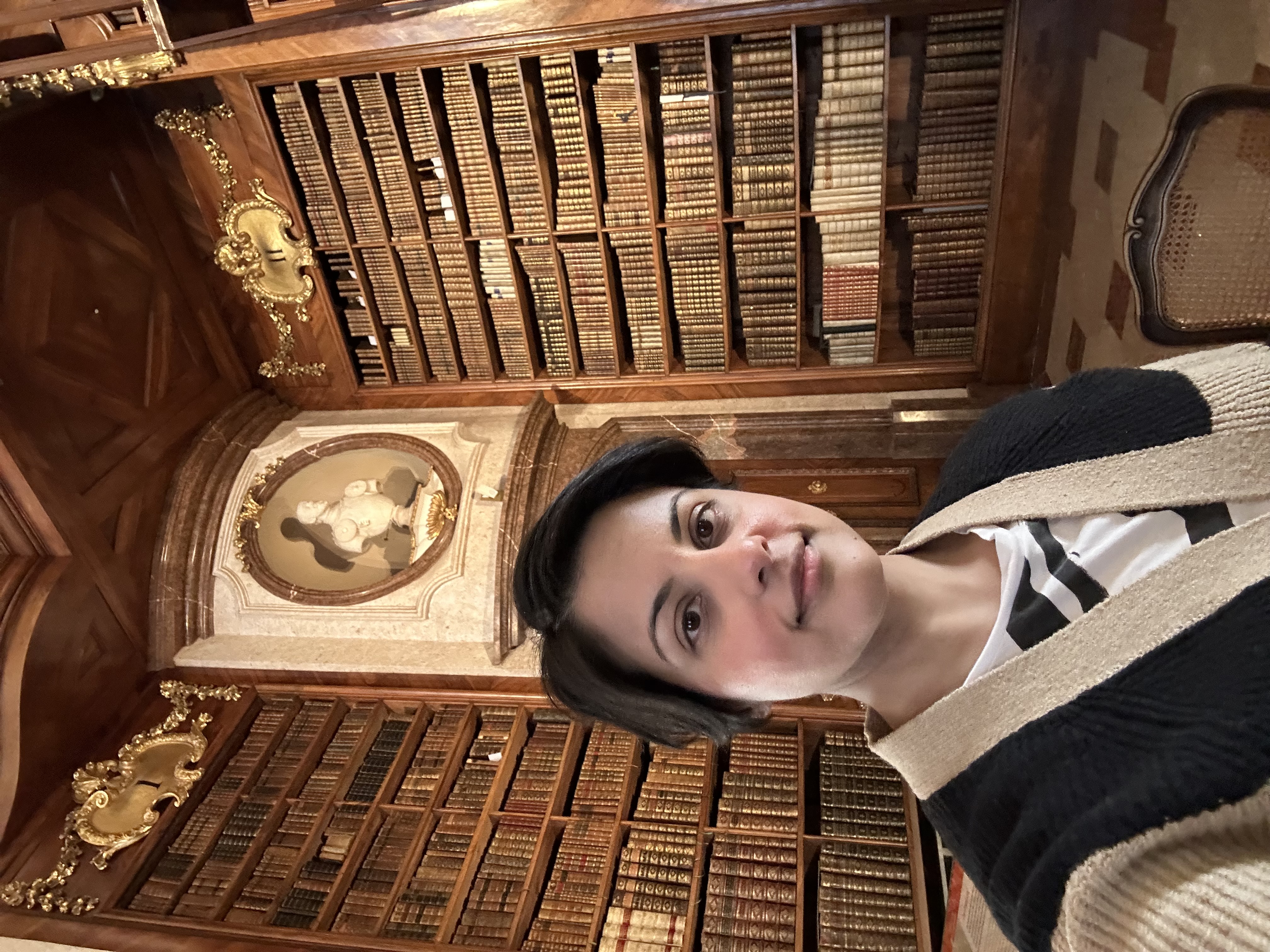 Fora Author - Amy Rai
