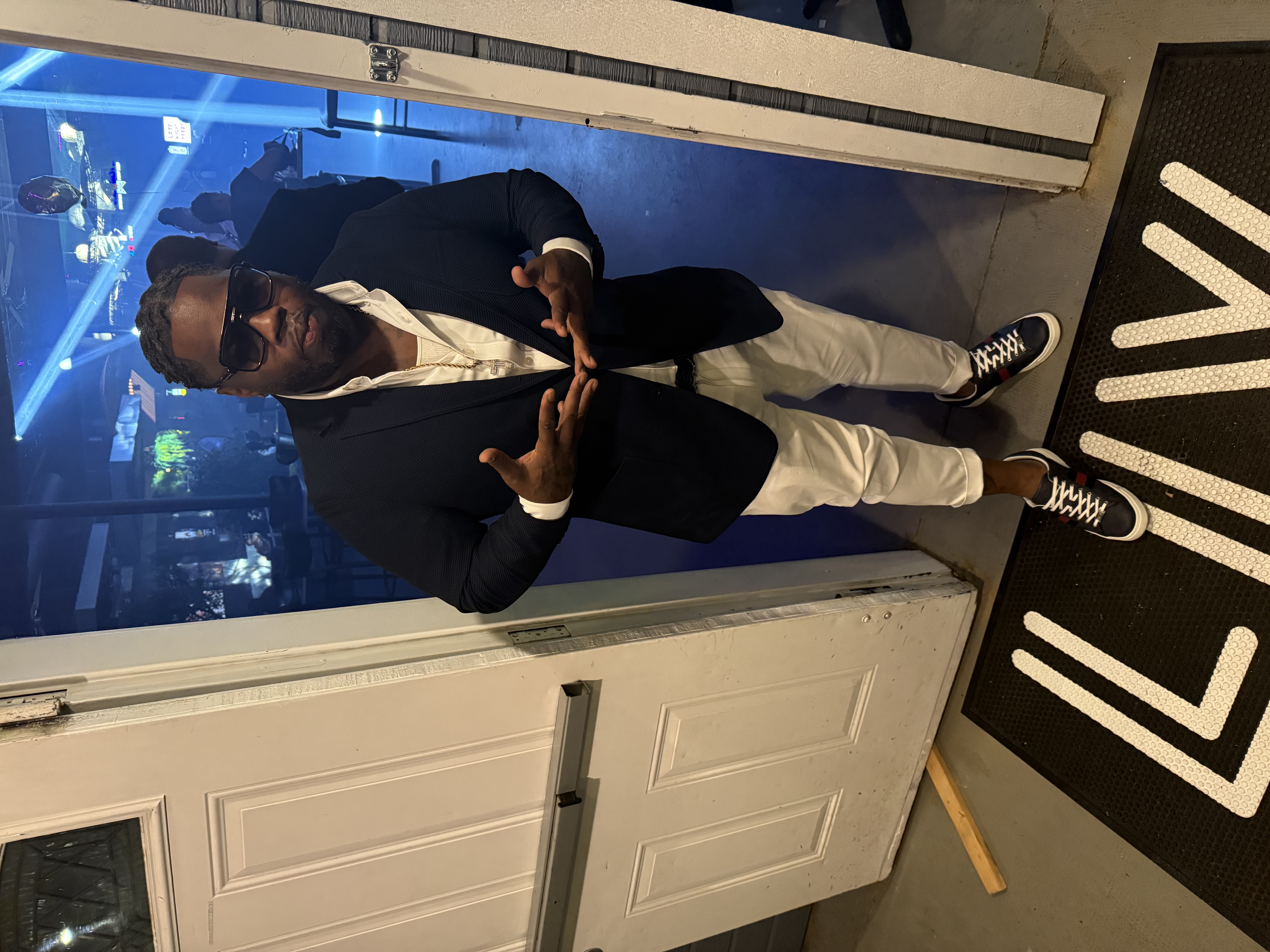 Fora Author - Barron Jones