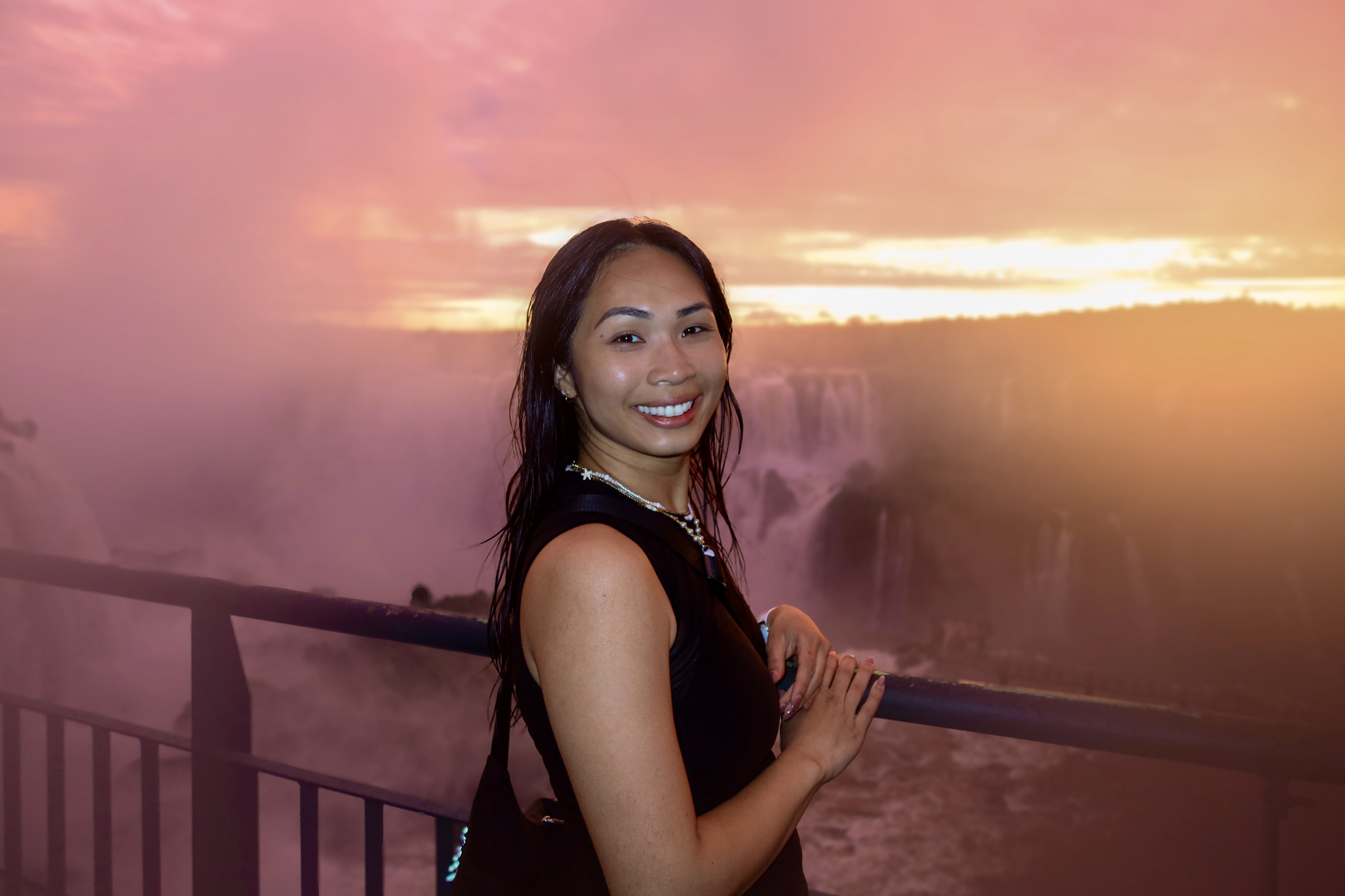 Fora Author - Laura Le