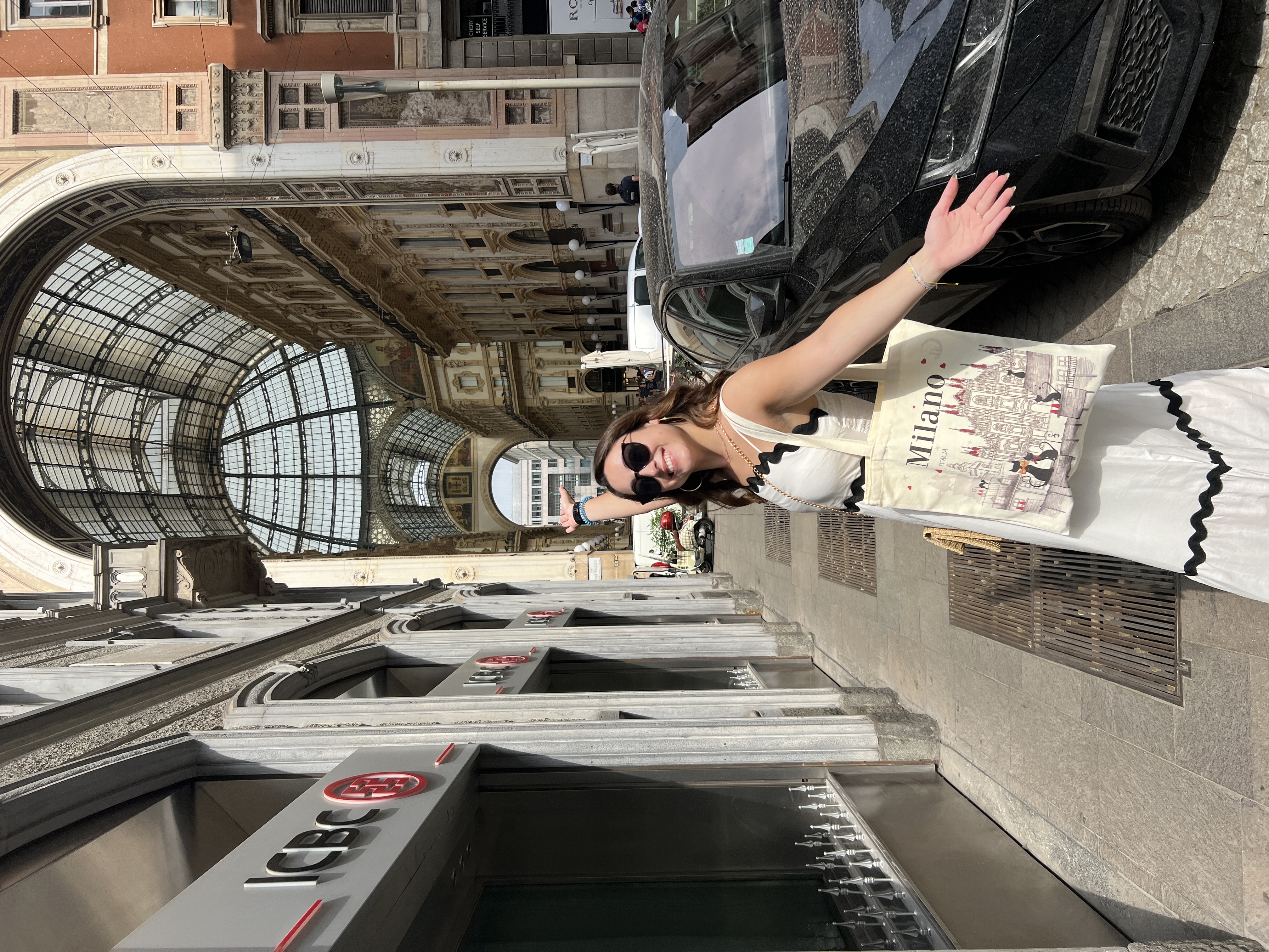 Advisor - Emily Lopez