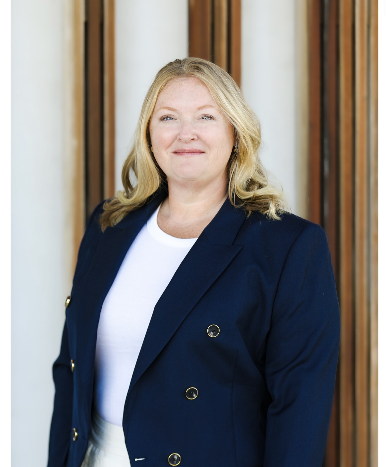 Fora Author - Shanna Jennings