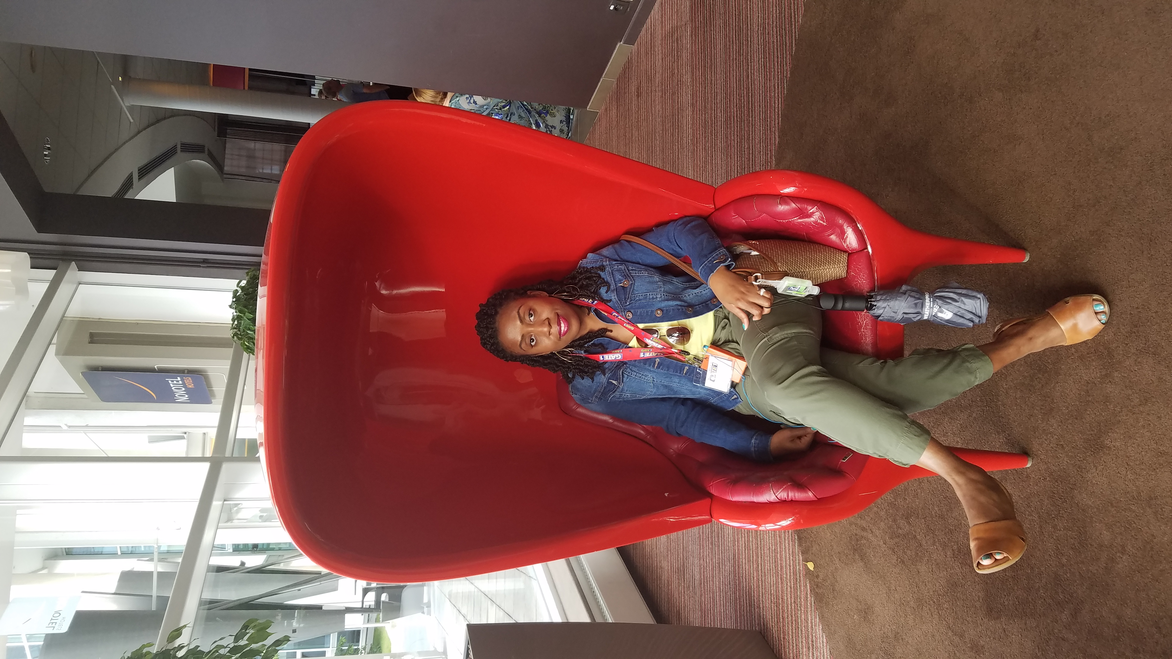 Fora Author - Makeesa Johnson