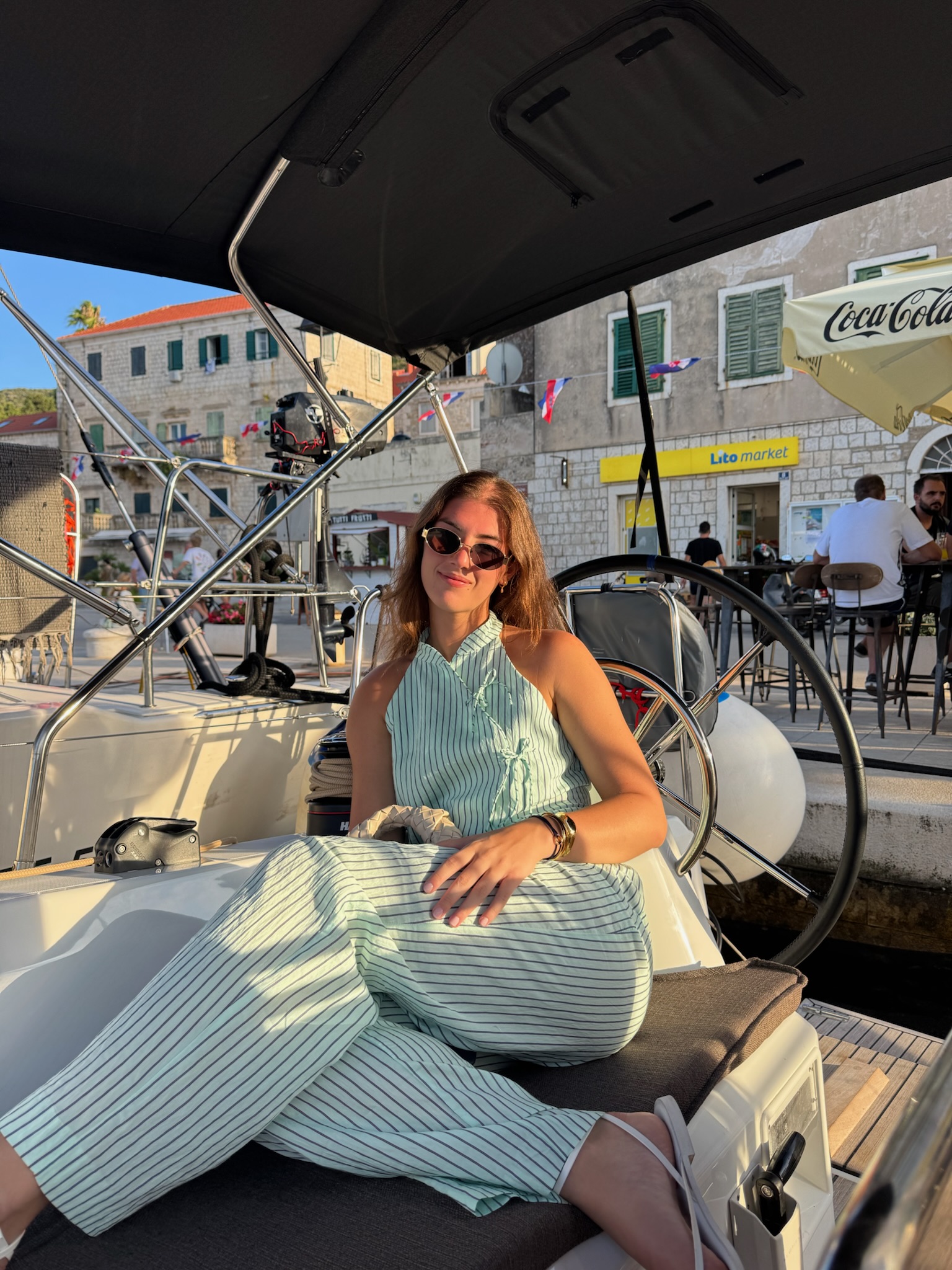 Advisor - Camila Sadurni