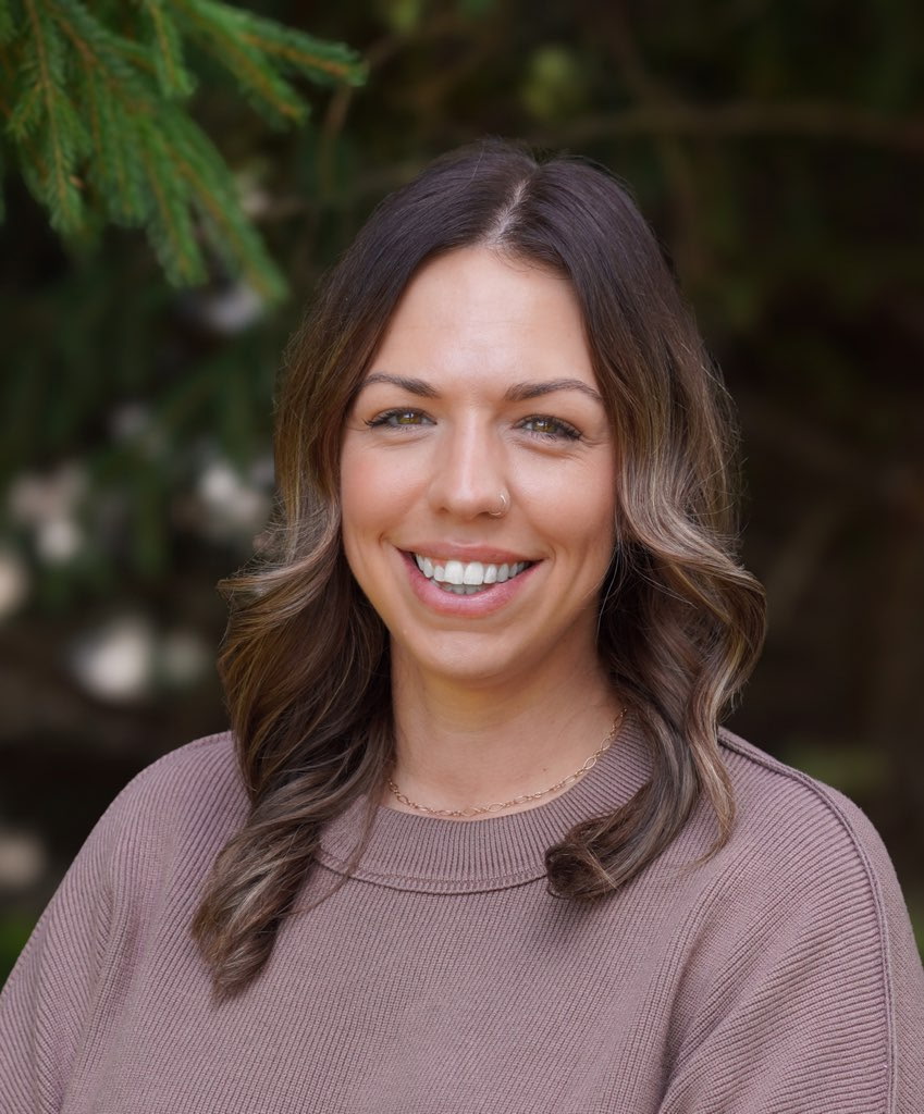 Advisor - Lauren Spencer