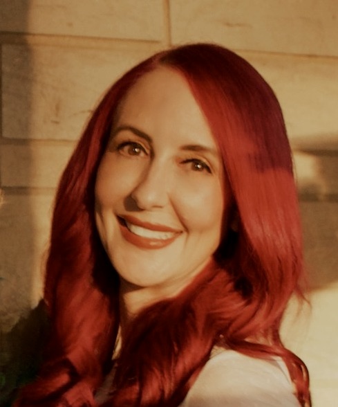 Fora Author - Nikol Allee