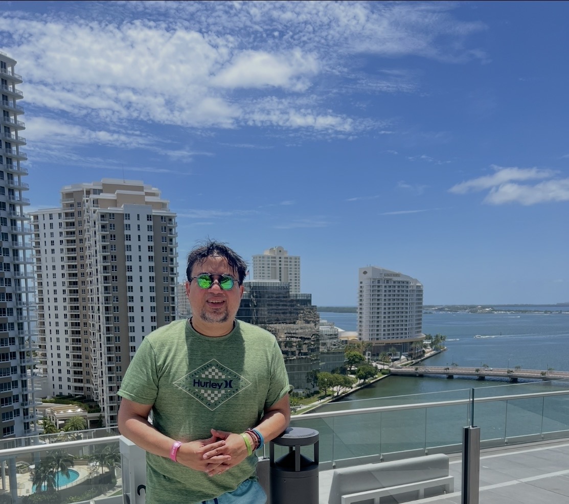 Fora Author - Tony Santana