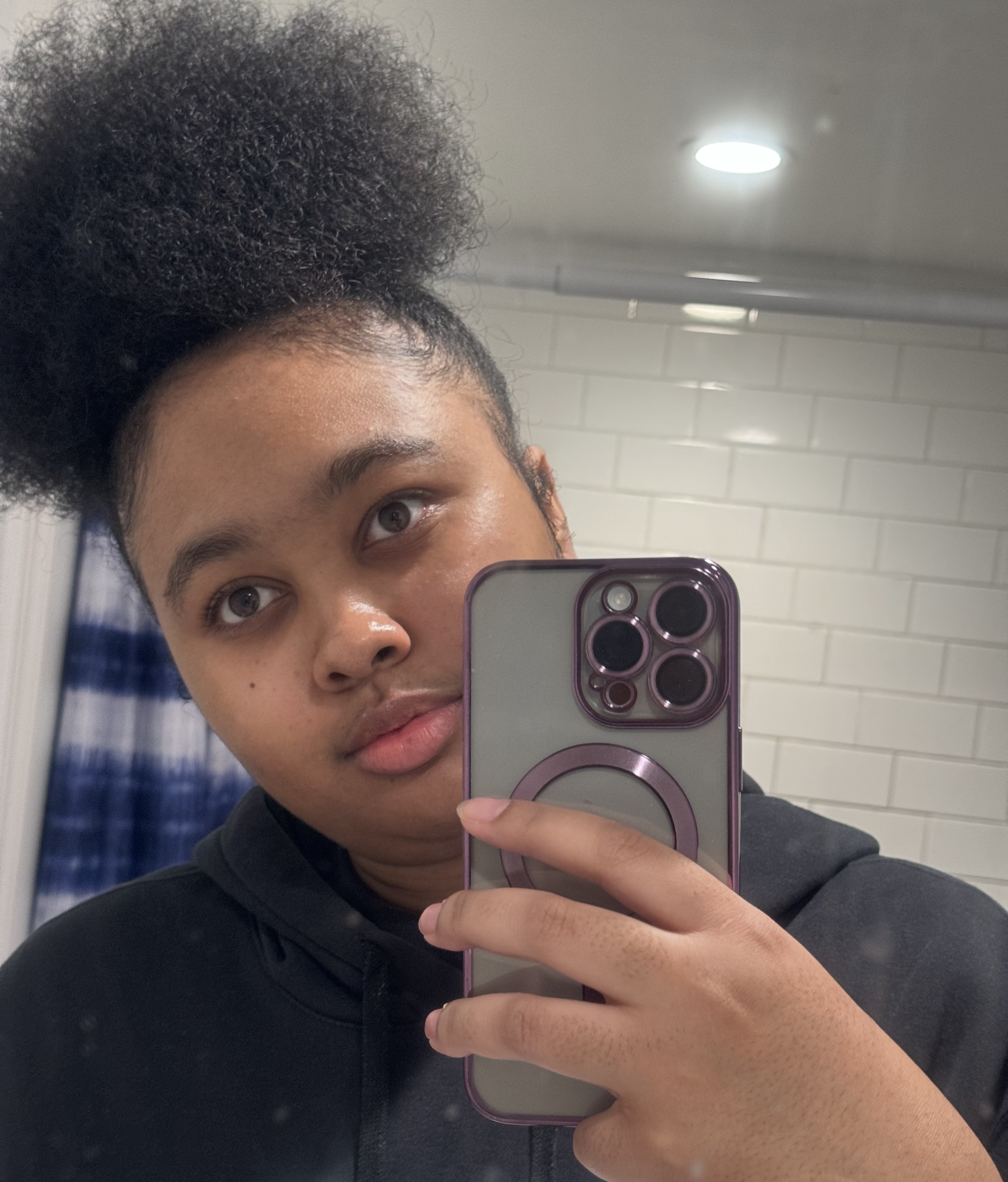 Fora Author - Mercedes Wright