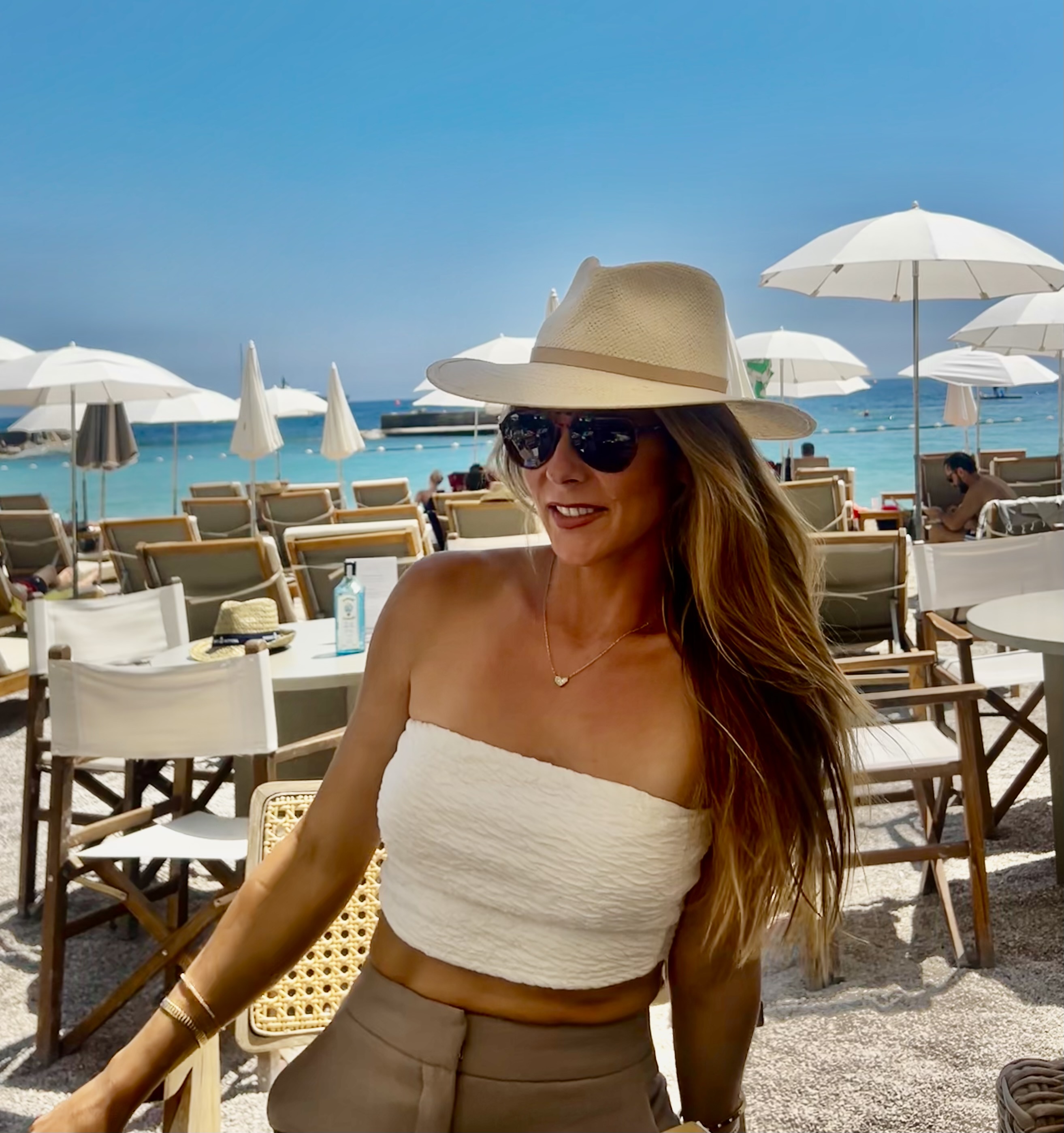 Fora Author - Rachel Czer