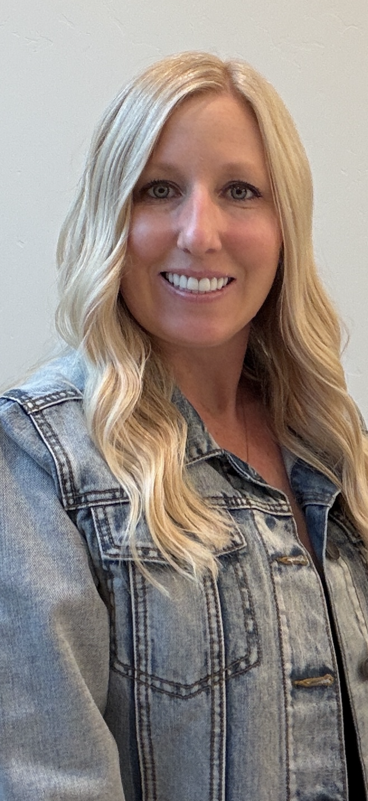 Fora Author - Hillary Shanes