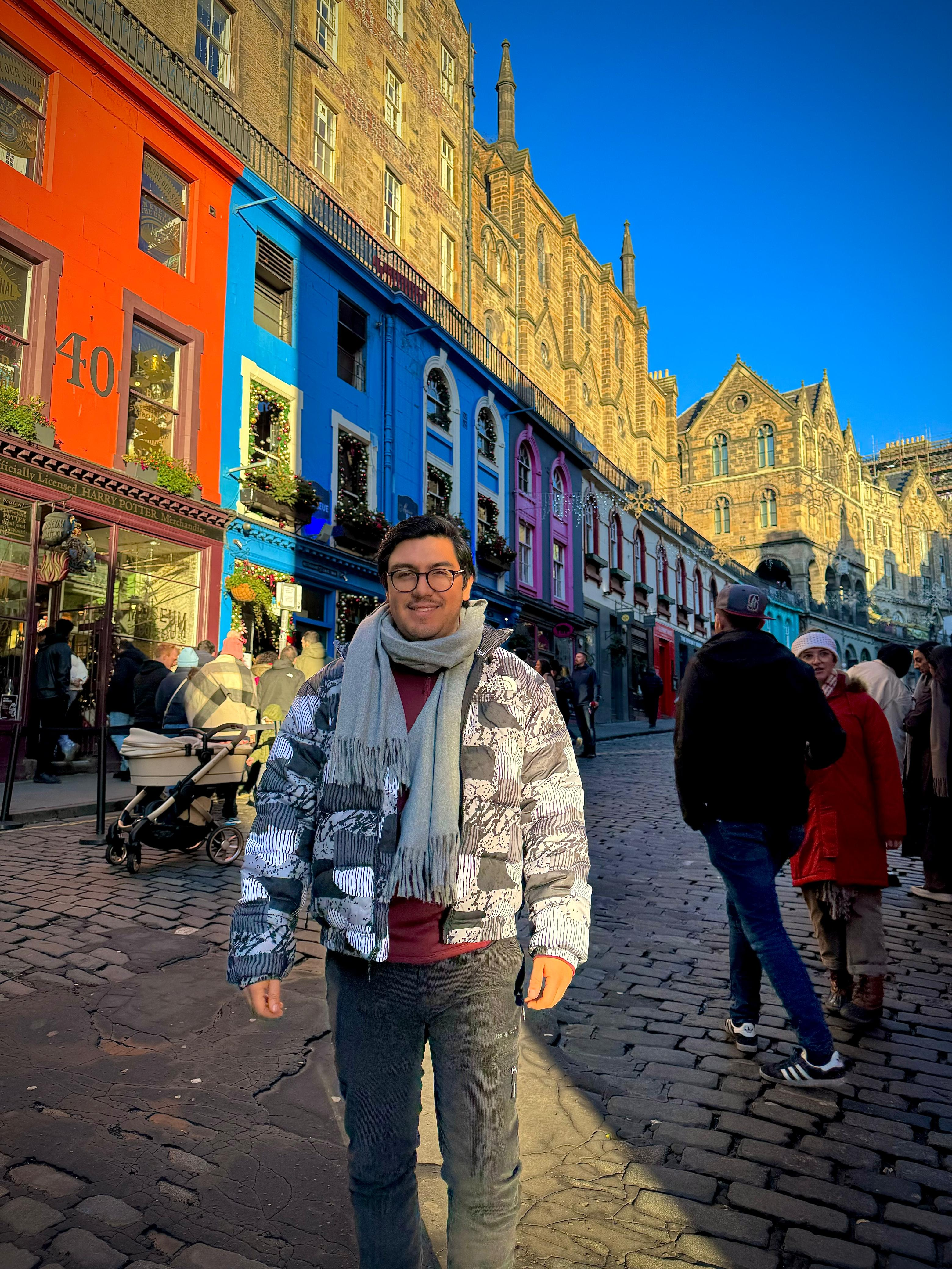 Fora Author - Diego Zavala