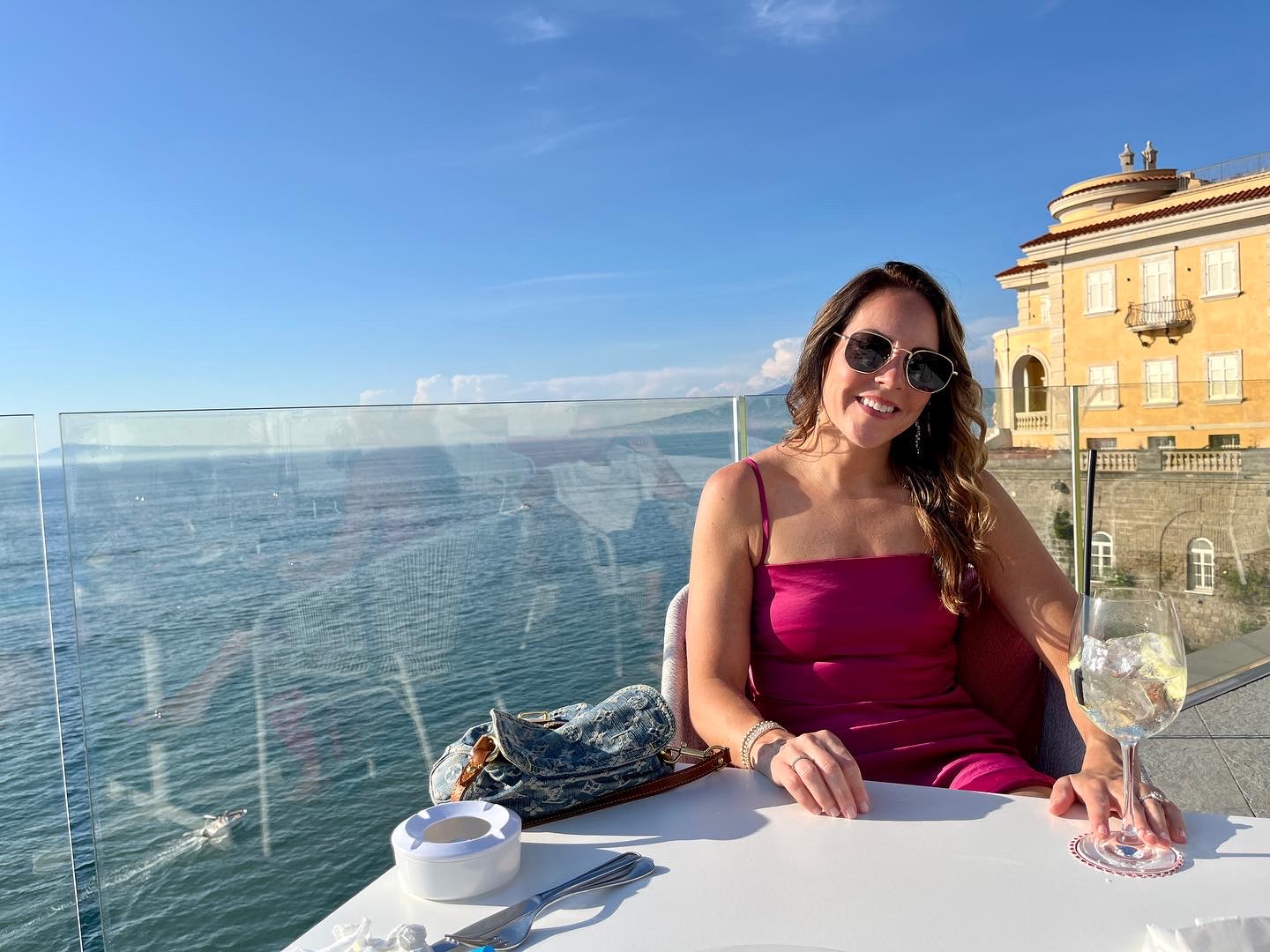 Fora Author - Lindsey Armour